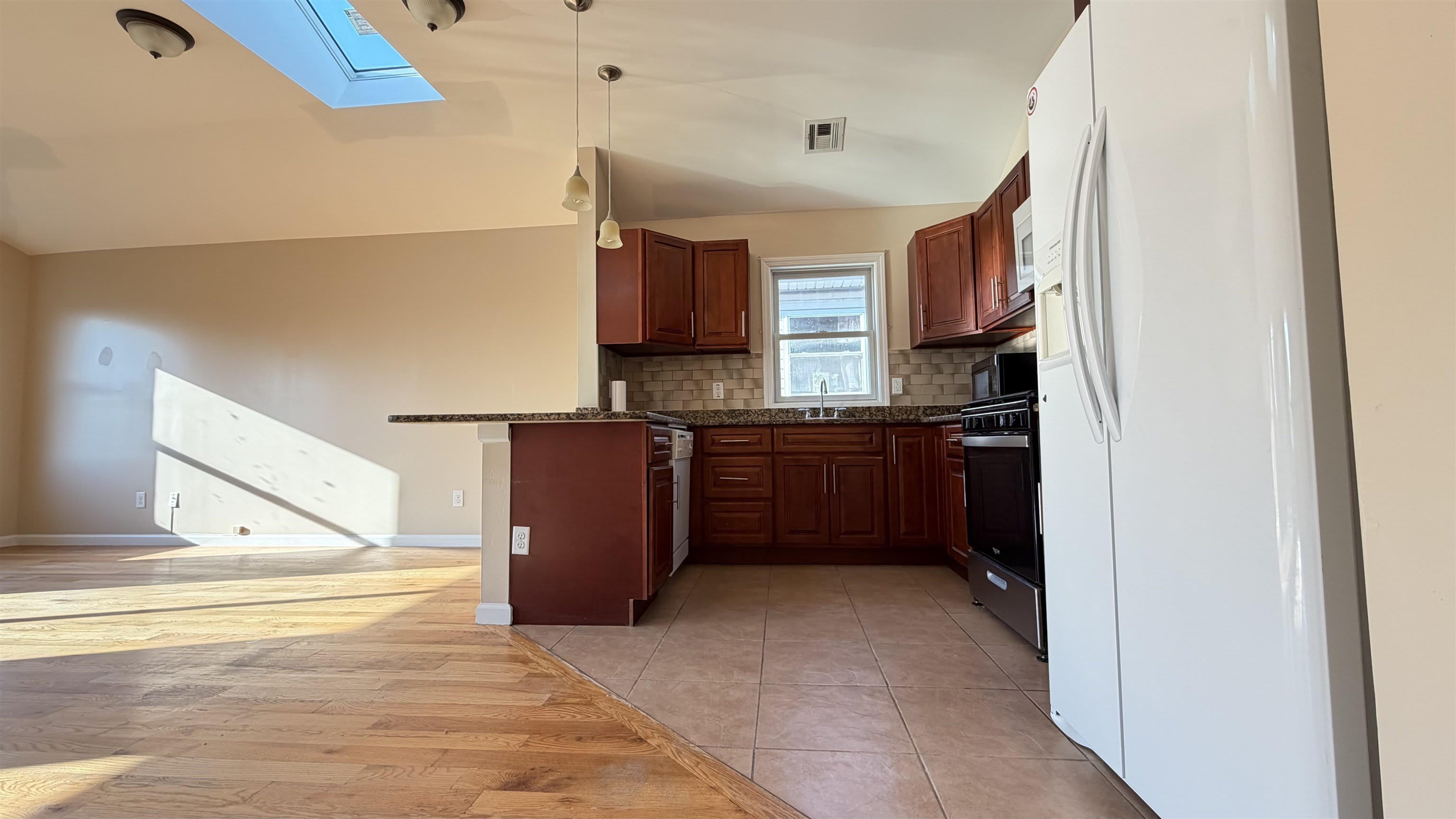 54 TERRACE AVE – photo 4