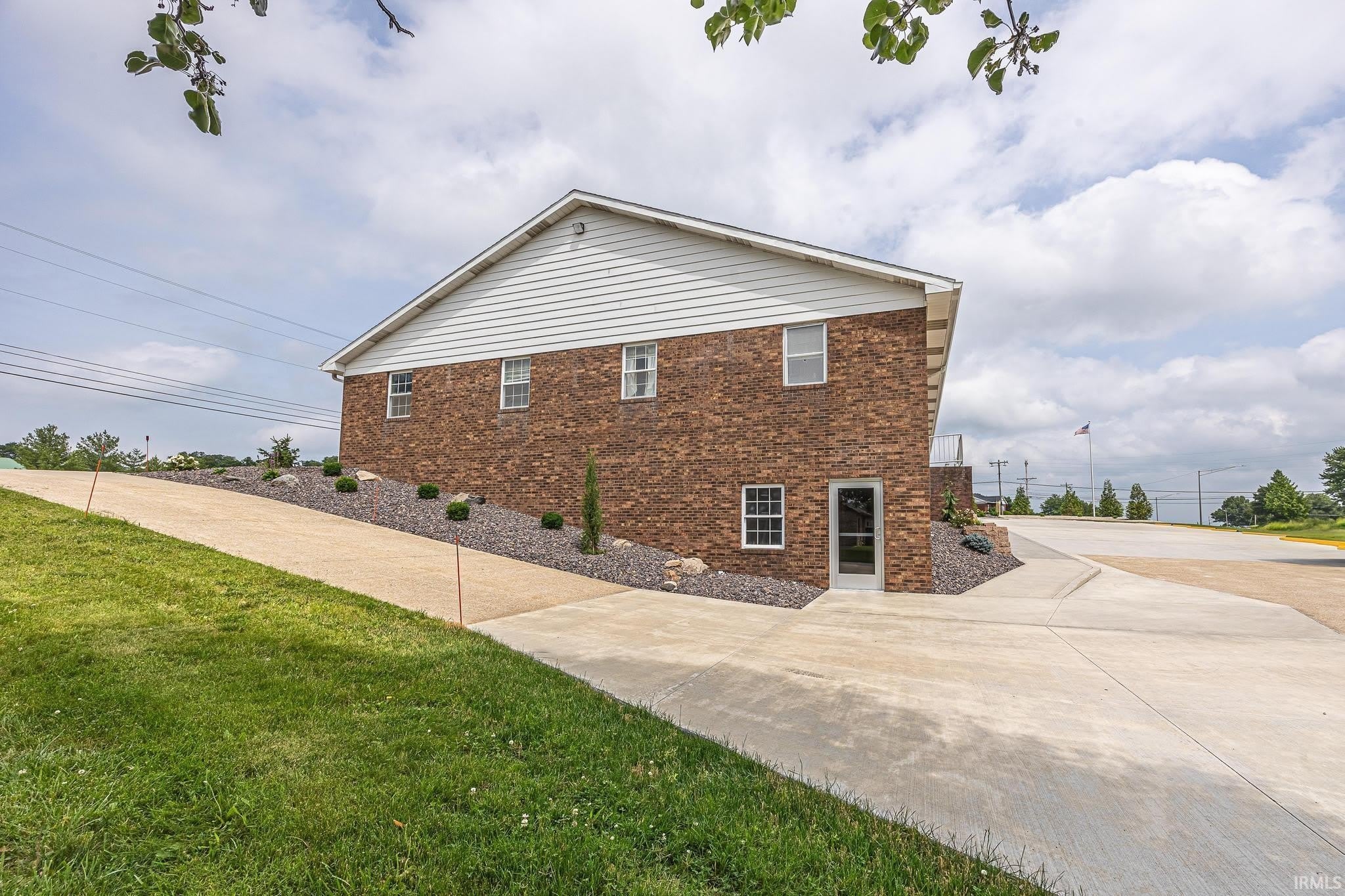 1482 Executive Boulevard – photo 1