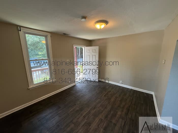 1006 Ford Avenue – photo 3