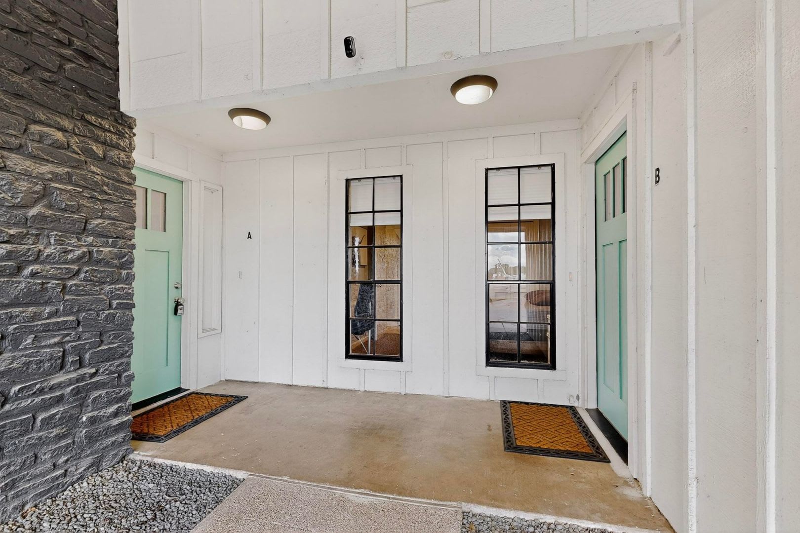 Updated 3 bedroom duplex near Greenbelt! – photo 5