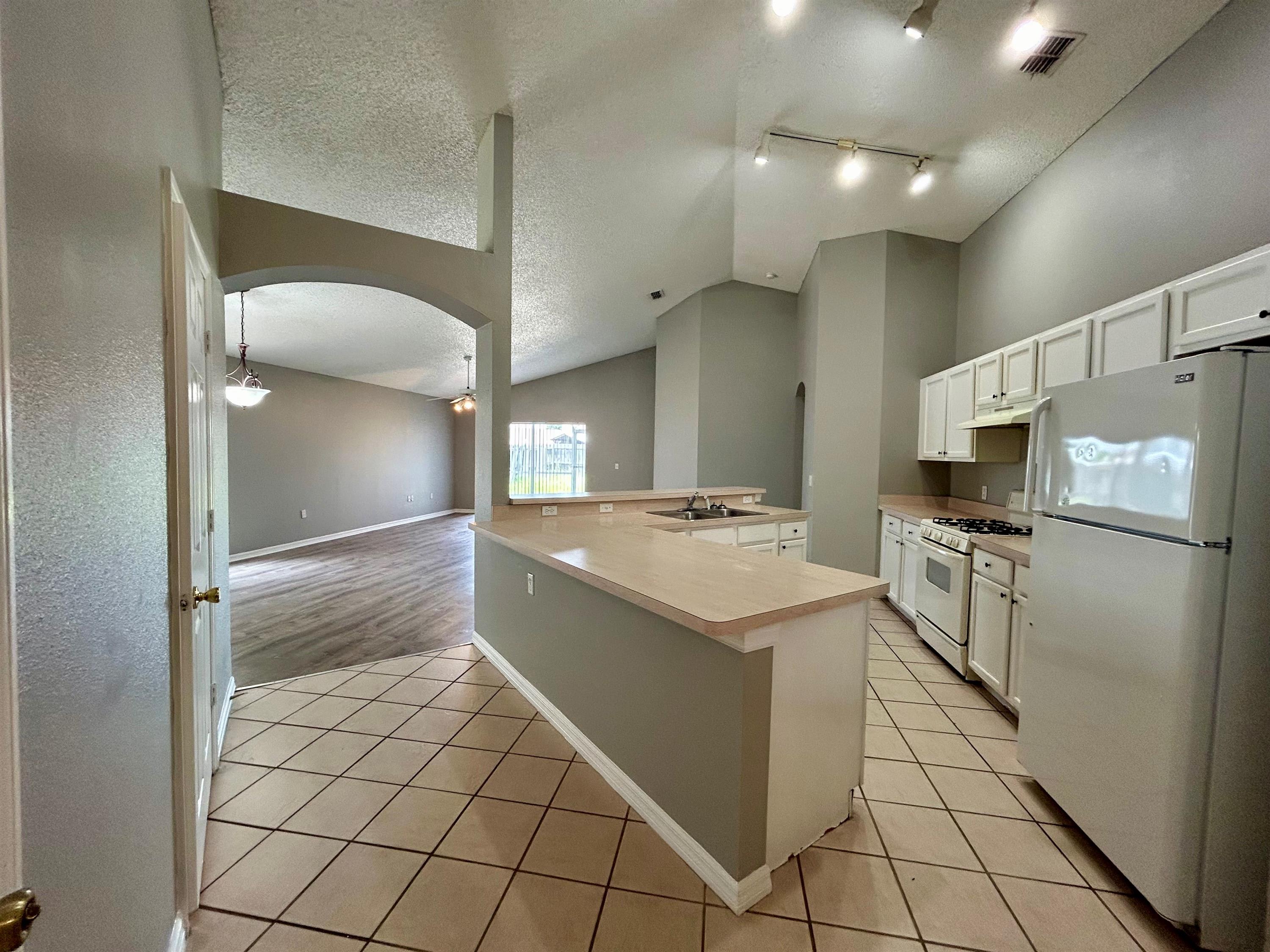 138 Sir Phillips Drive – photo 3
