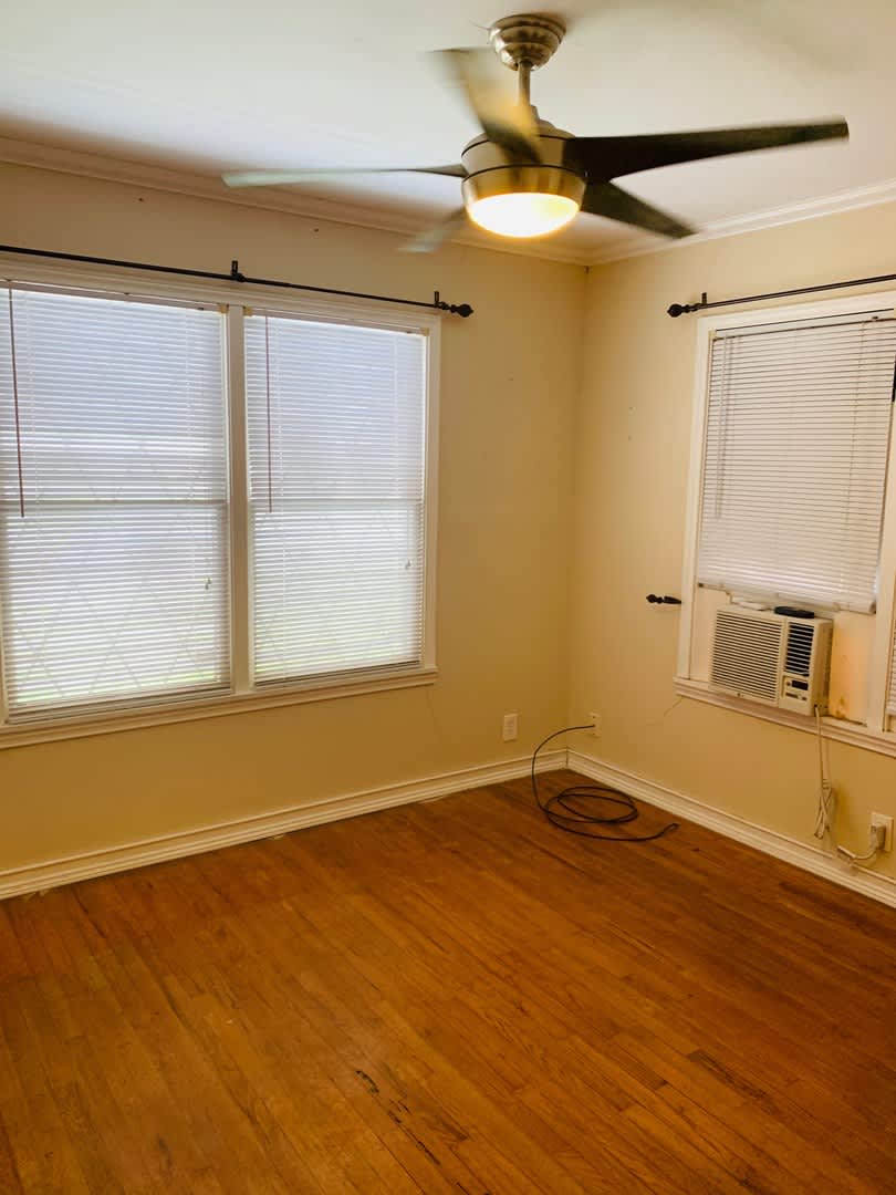 Charming 2-Bedroom Home with Large Backyard, Covered Patio &amp; Workshop-Calallen Area – photo 5