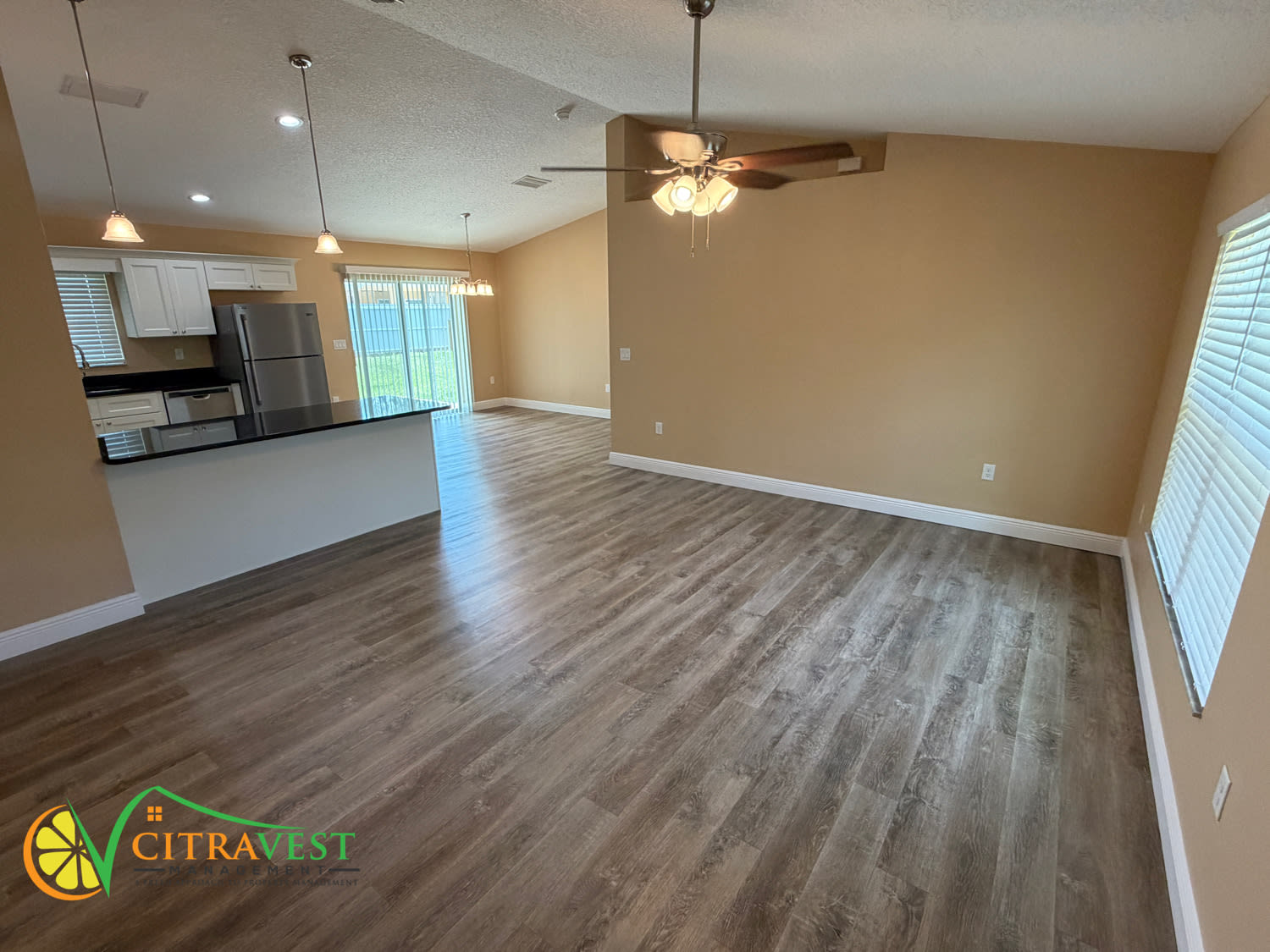 2468 W Vespero St – photo 2