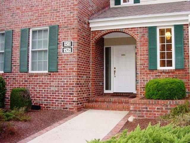 1521 Woodbrooke Drive – photo 2