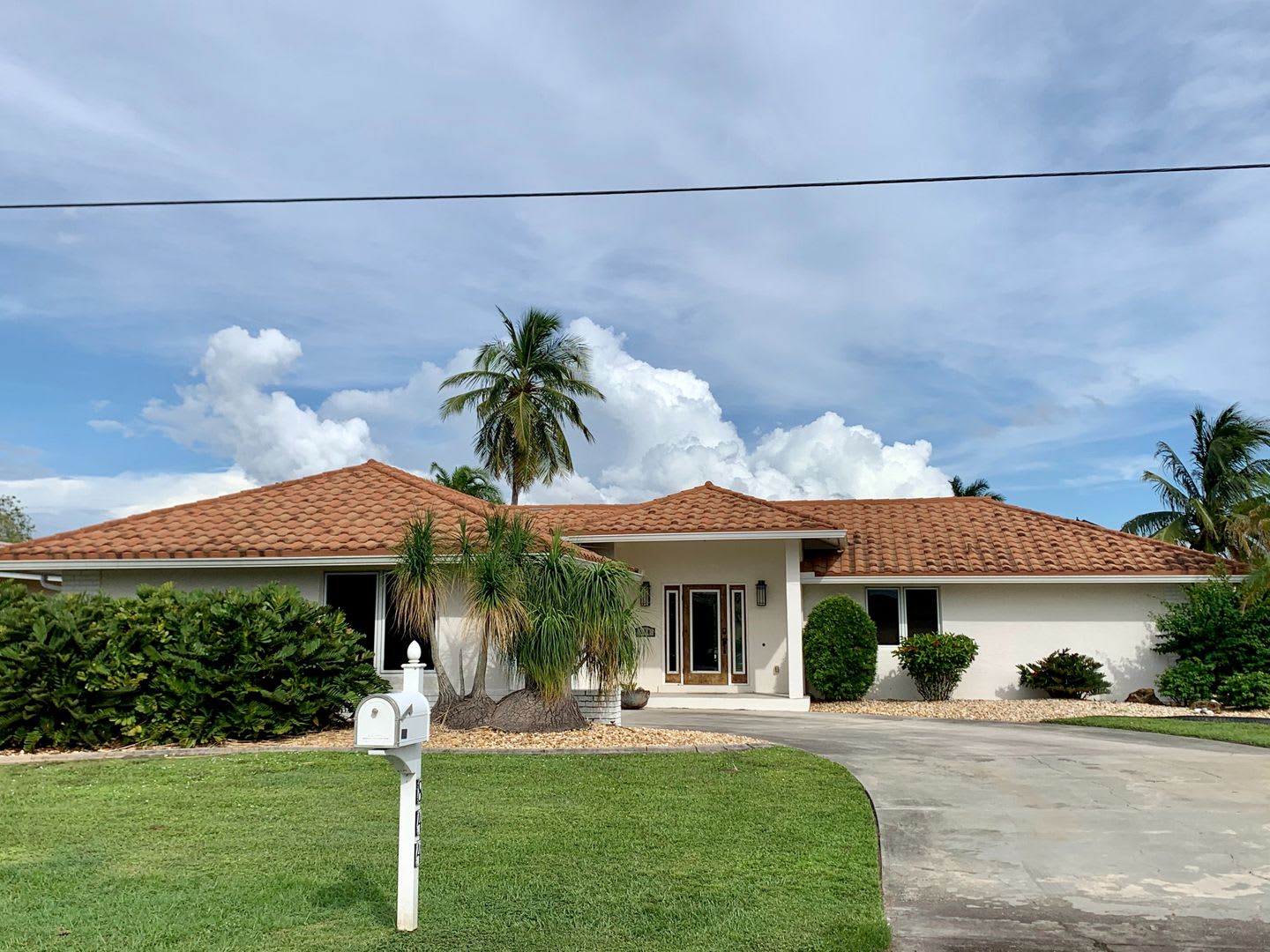 AVAILABLE 2027 SEASON!! PGI HEATED POOL, WATERFRONT, BOAT LIFT – photo 2