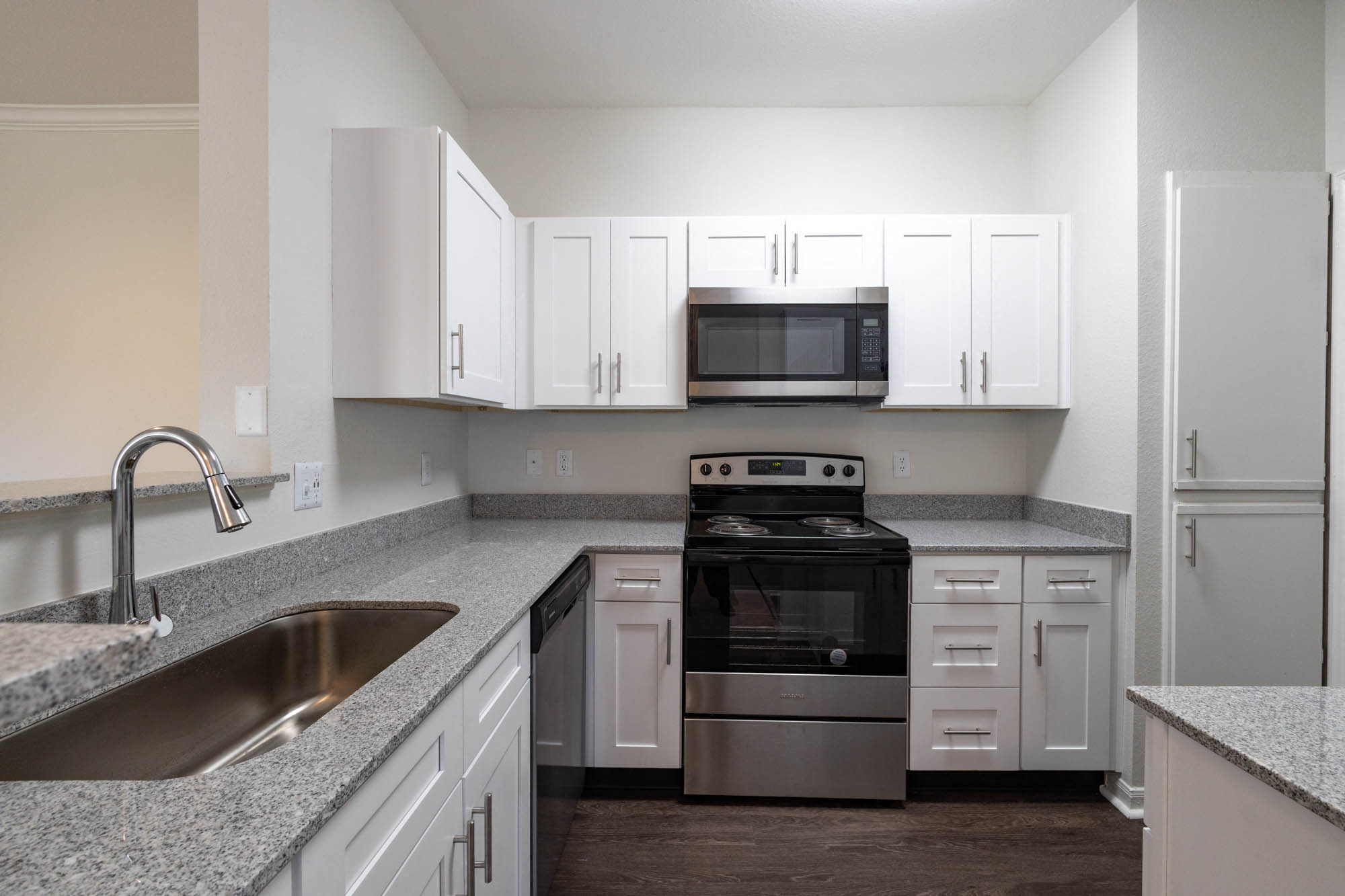 Center Point Apartments – photo 2