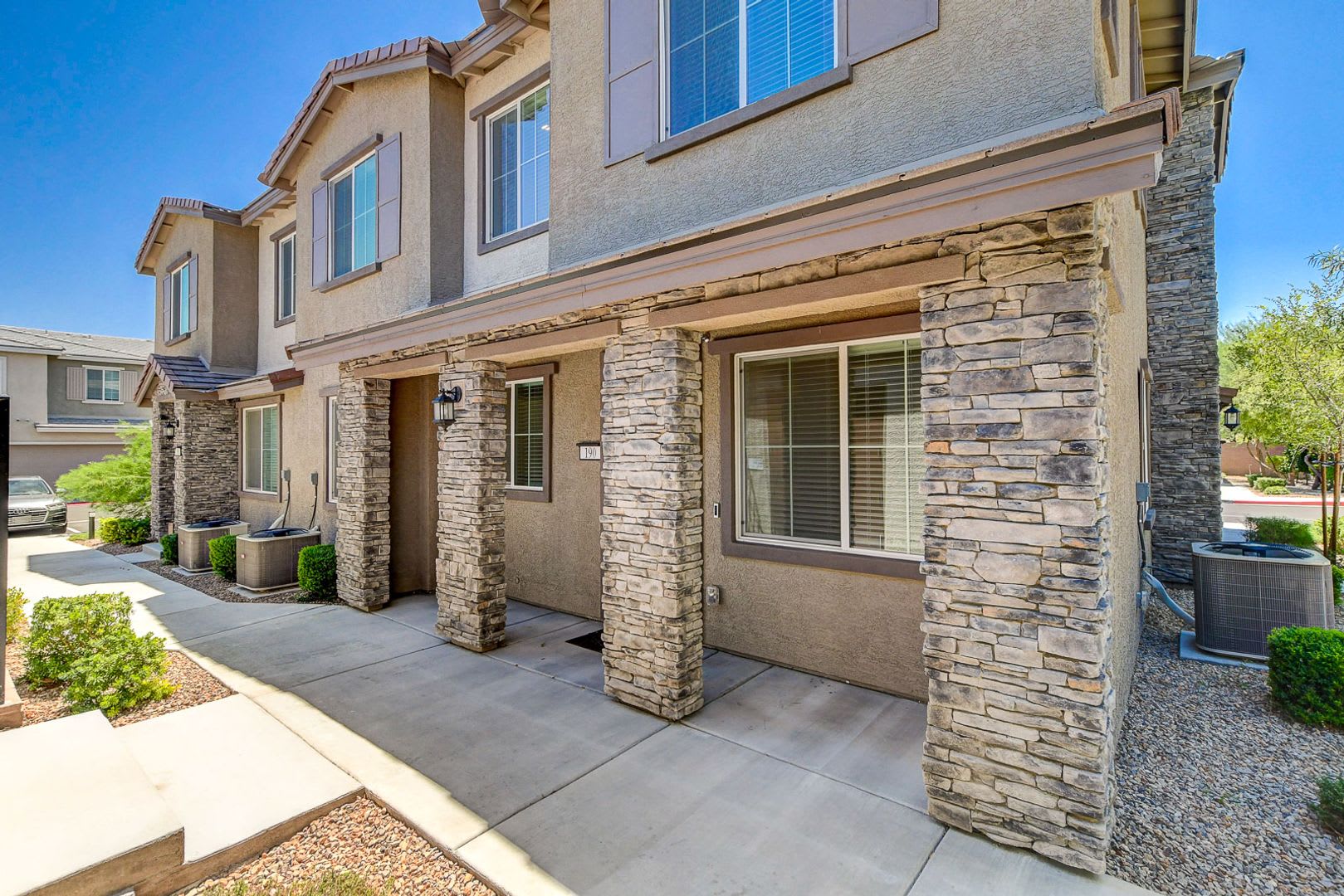 3 Bedroom townhome with Elevator! – photo 3