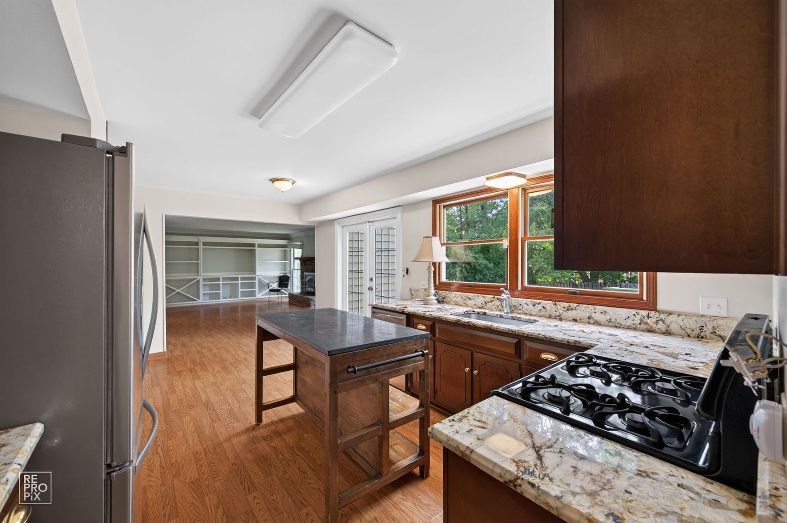 Rarely Available Four Bedroom Walk to Downtown Naperville – photo 4