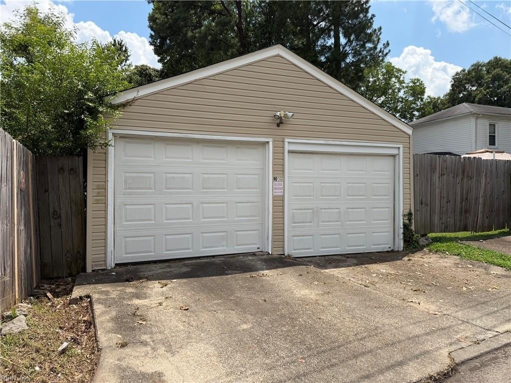 1700 Lansing Avenue – photo 3