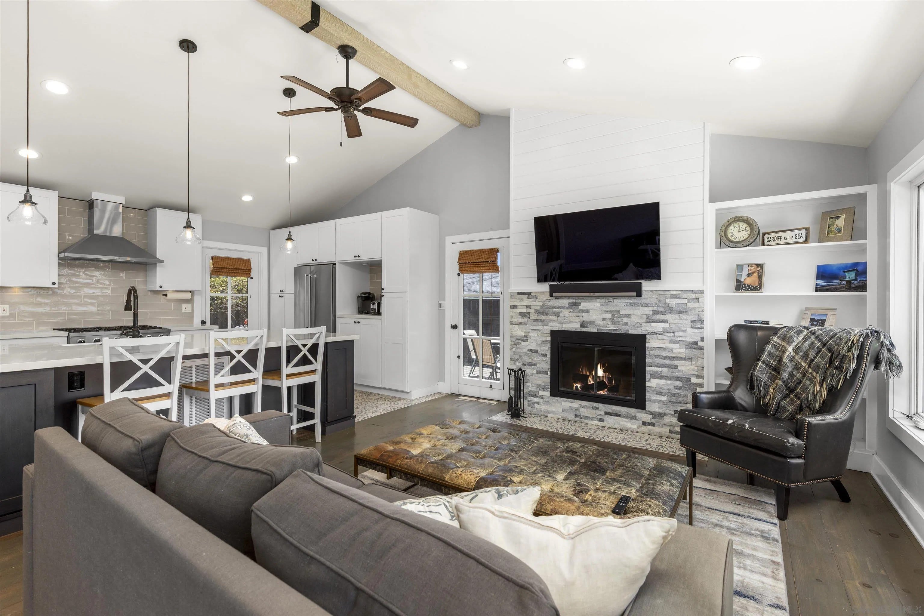 2416 Oxford Avenue – photo 4