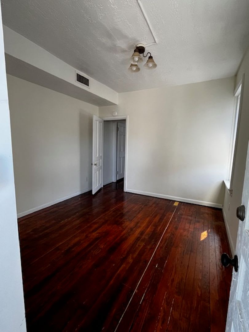 139 E Philadelphia Street – photo 3