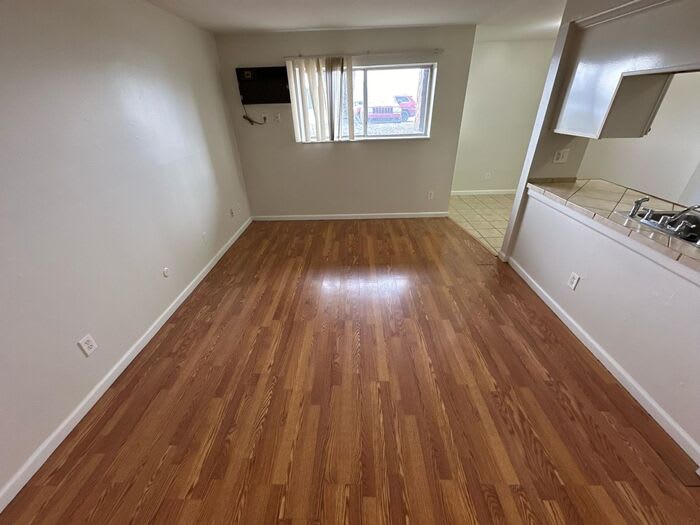 21761 Hillside Drive – photo 3