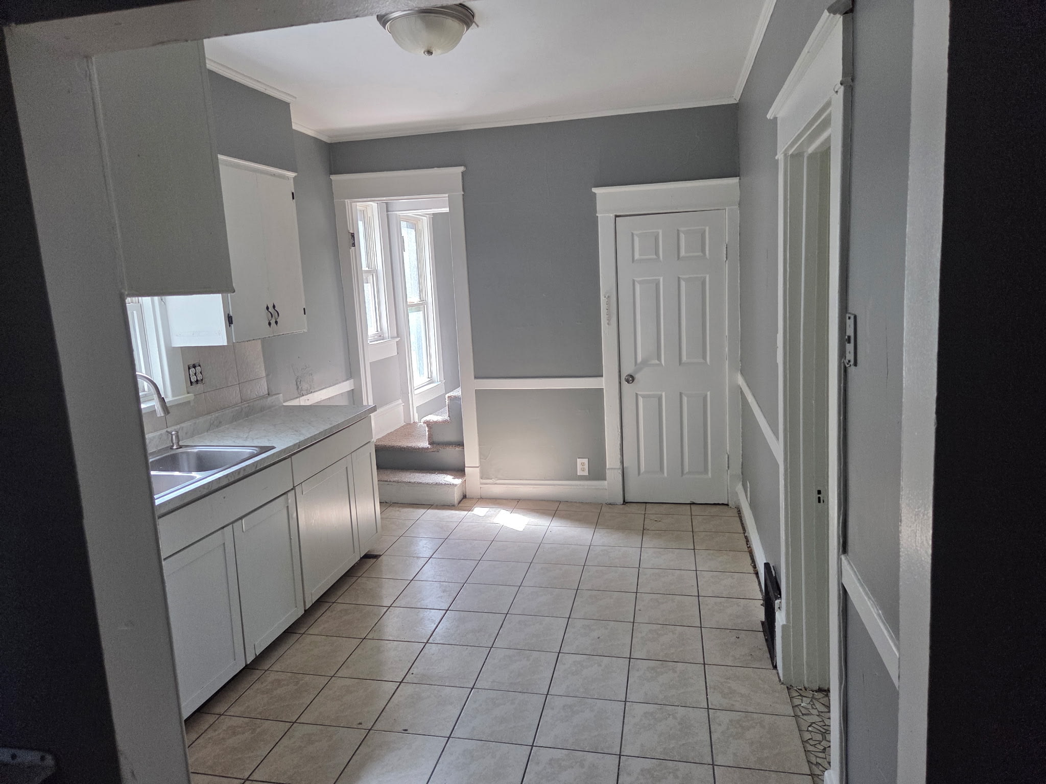 1023 East Behrends Avenue – photo 4
