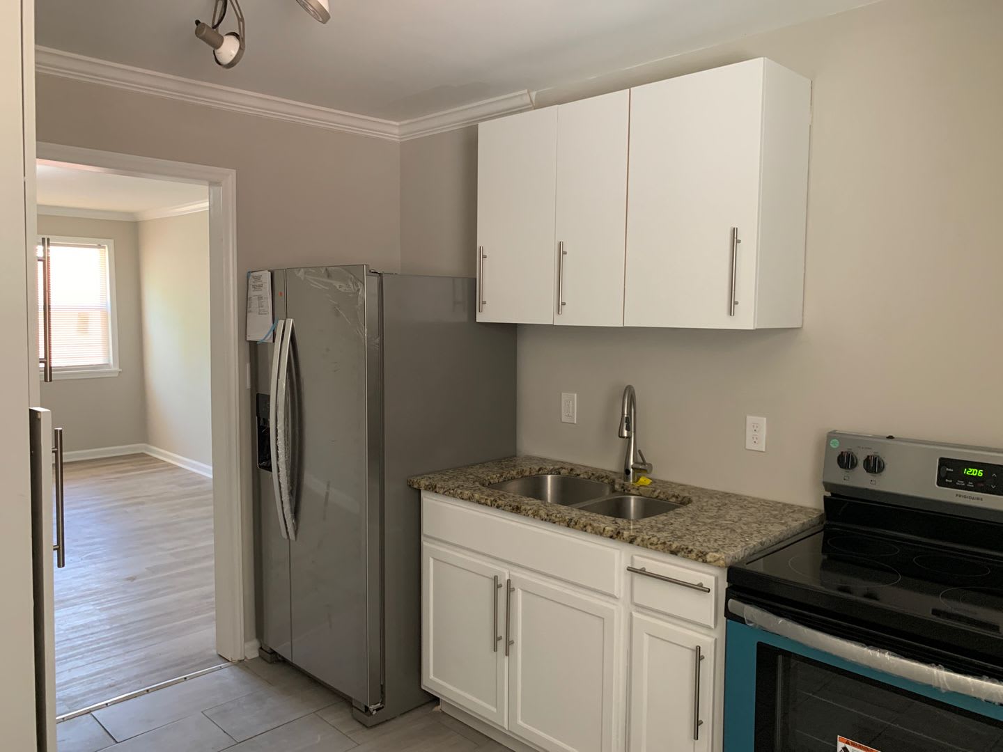 Cute 2 Bedroom Duplex near Freedom Drive – photo 3