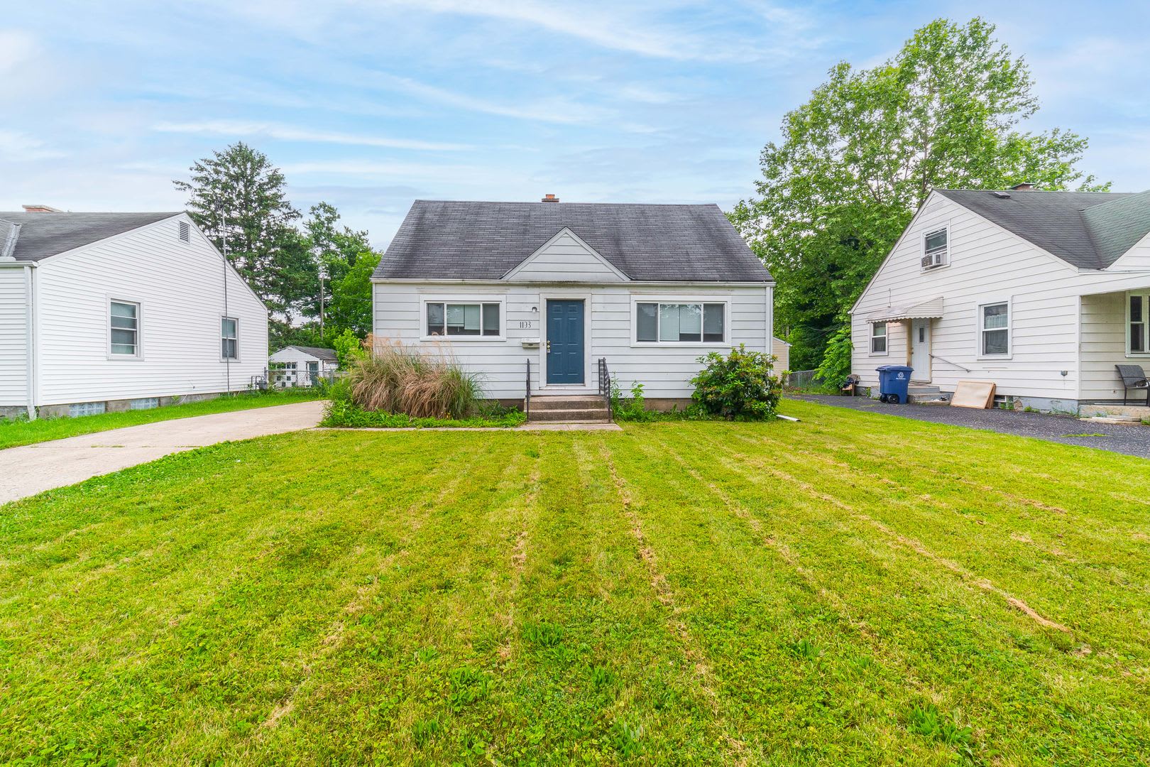 Updated 3 Bedroom Home In North Linden – photo 1