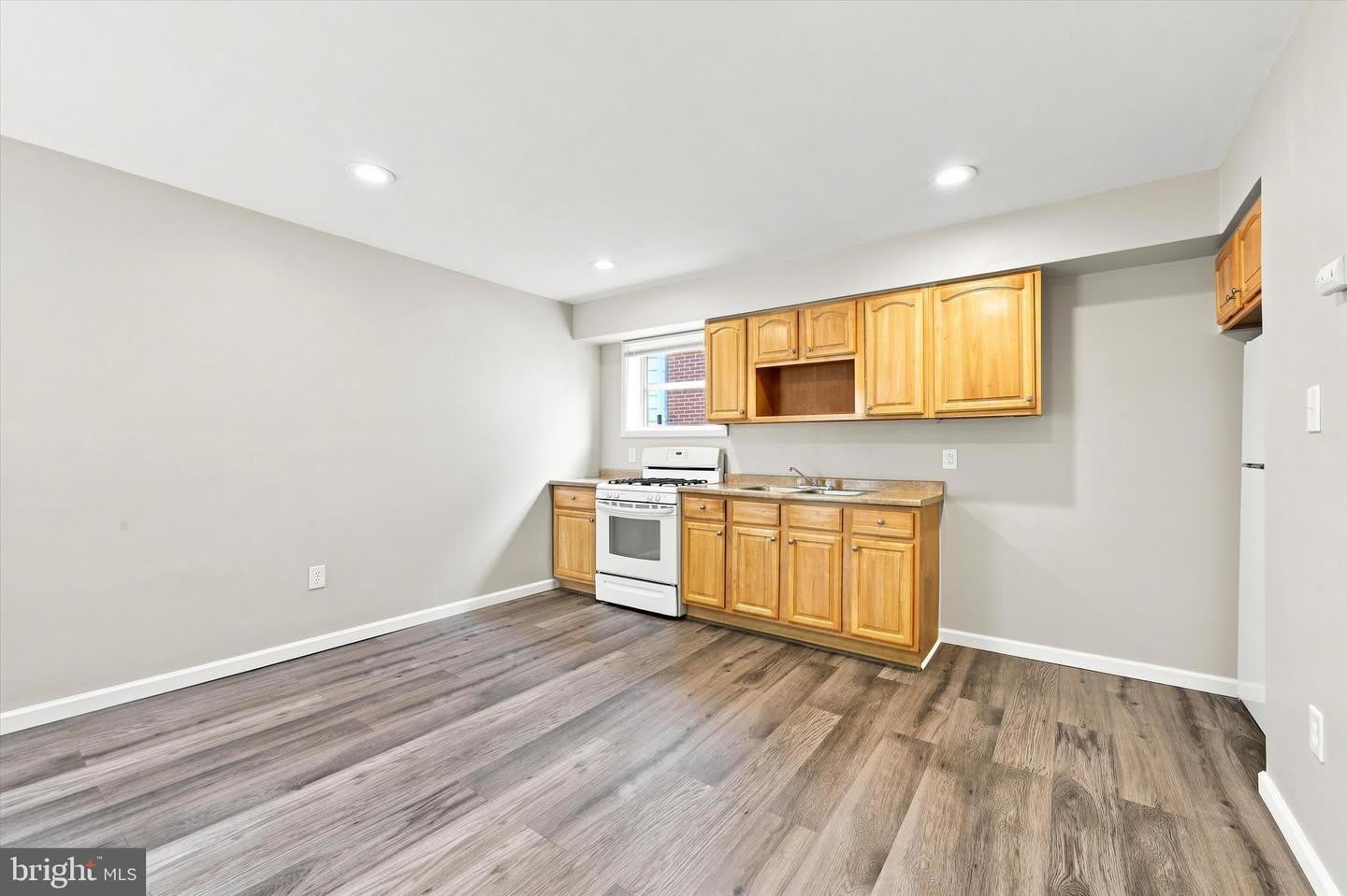 327 POWHATTAN AVE #A – photo 3