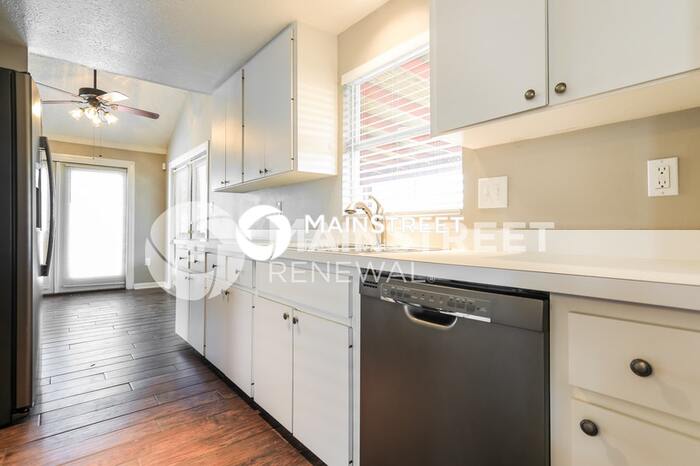 5150 Moeller Avenue – photo 5