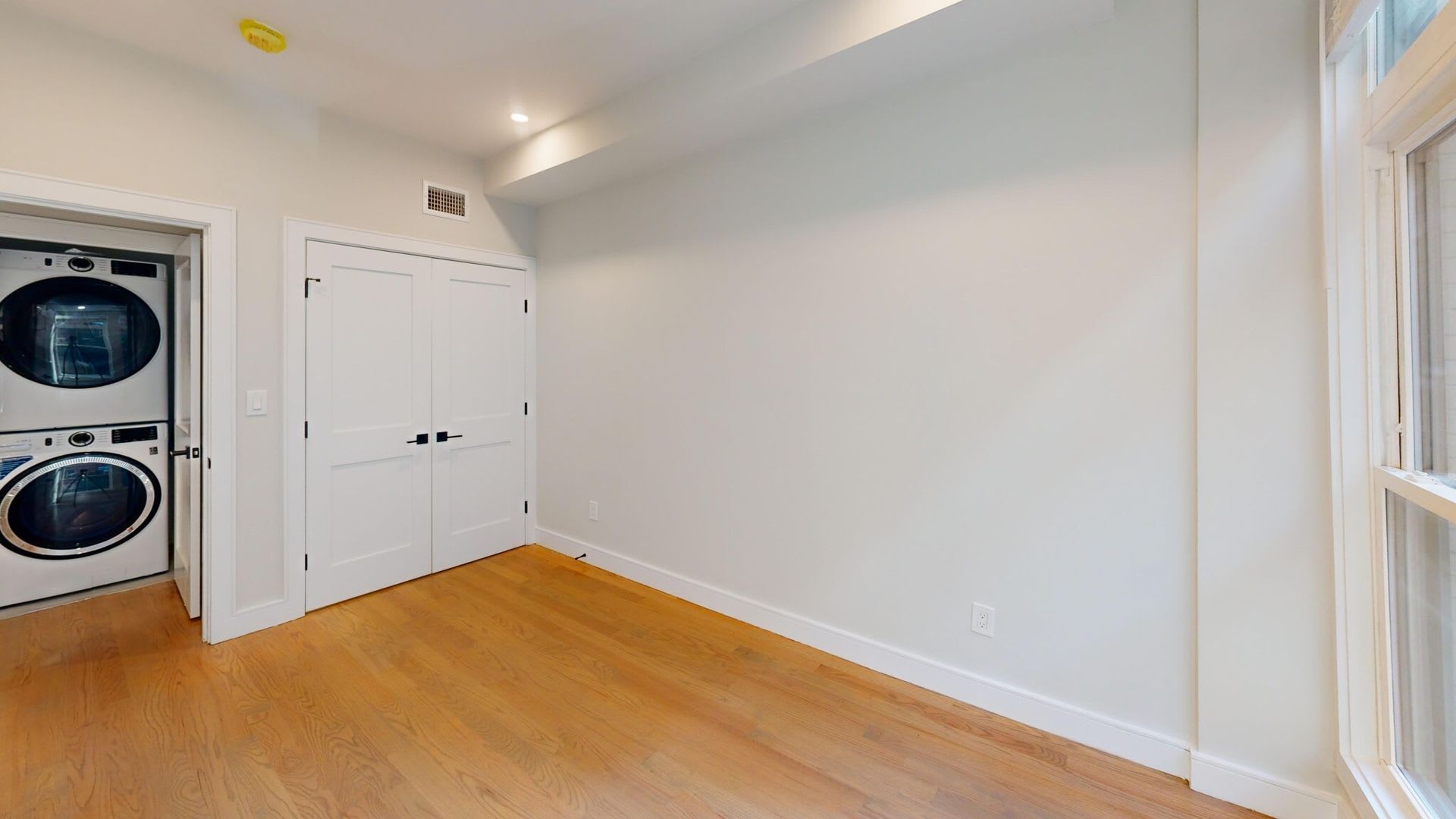 1K Rebate W Rental Lux Apt W 2 Baths Xl Rooms In Theater District Laundry In Unit – photo 3