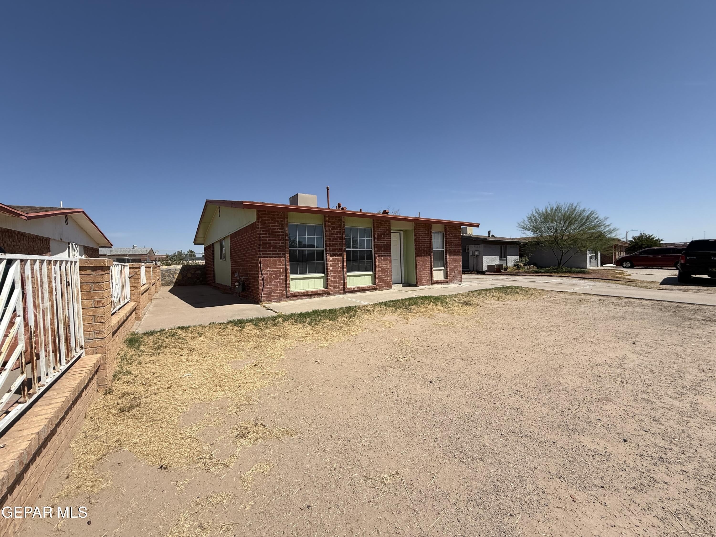 955 VERSAILLES Drive – photo 4