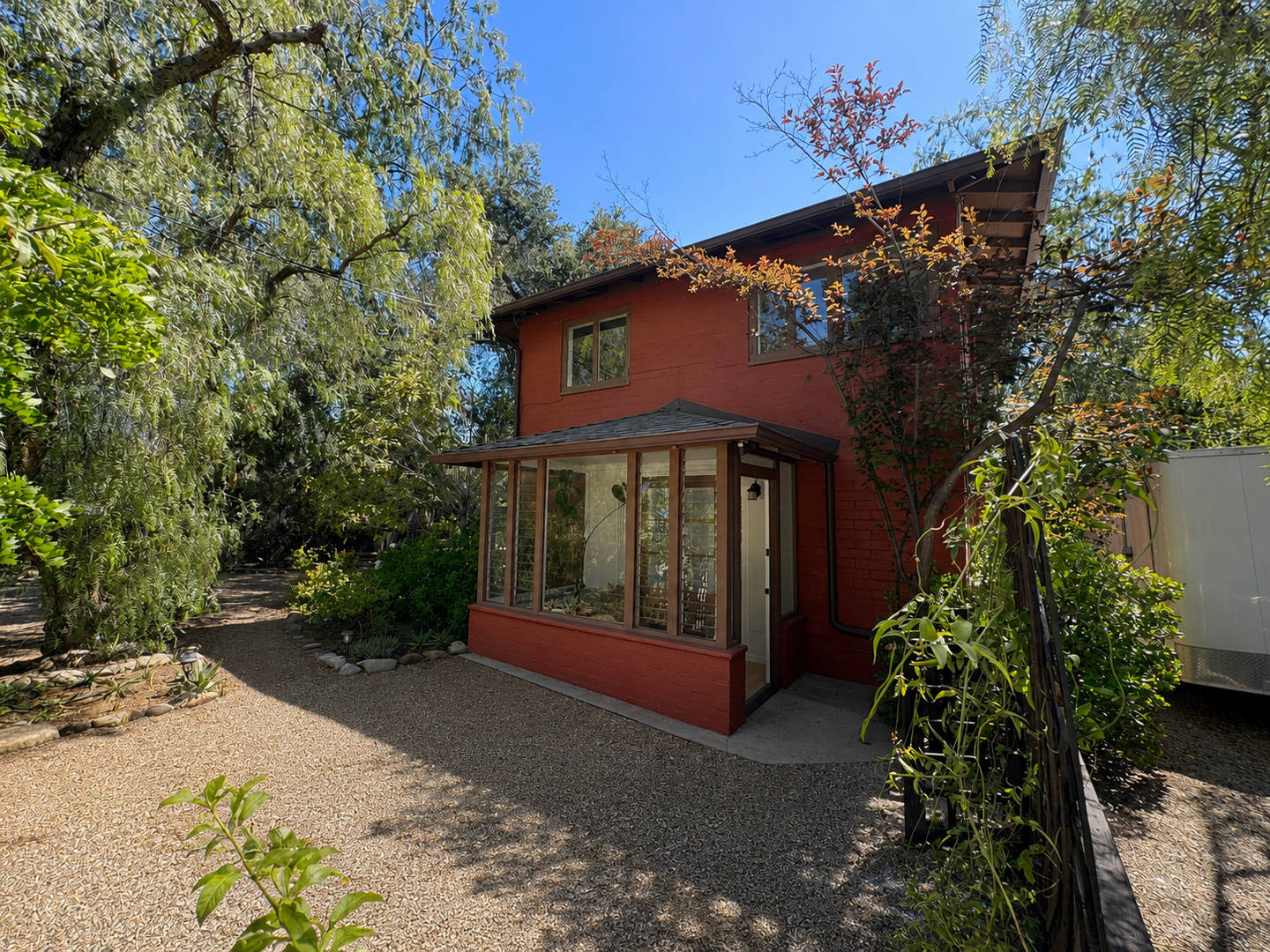 Charming 2 Bedroom Ojai Home with All Utilities Included – photo 4