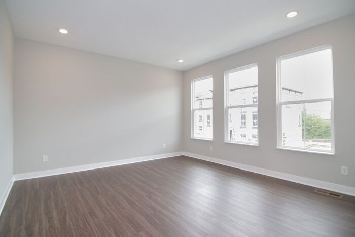 933 Yorkshire Lane – photo 3