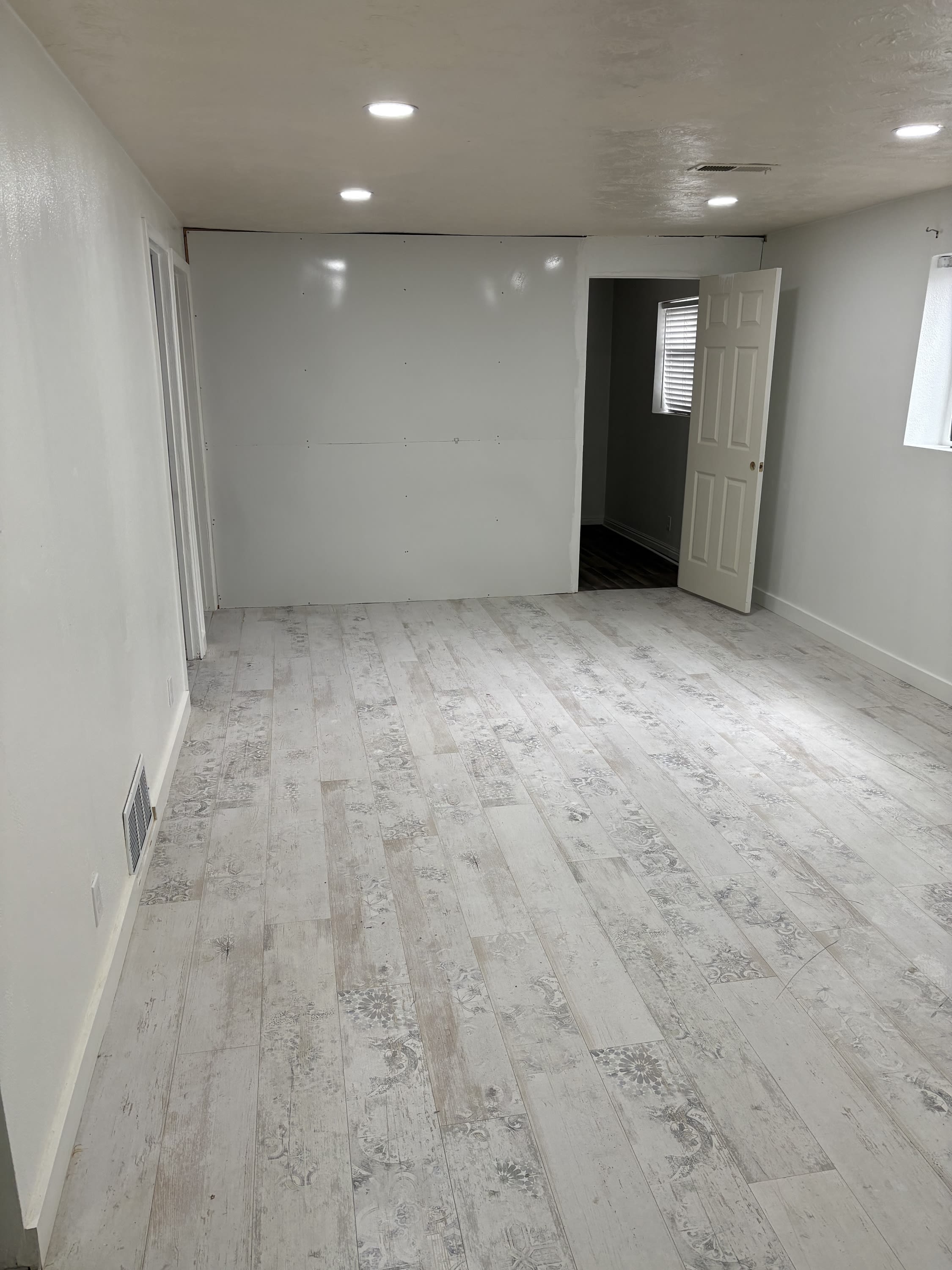 677 North 440 West Street – photo 3