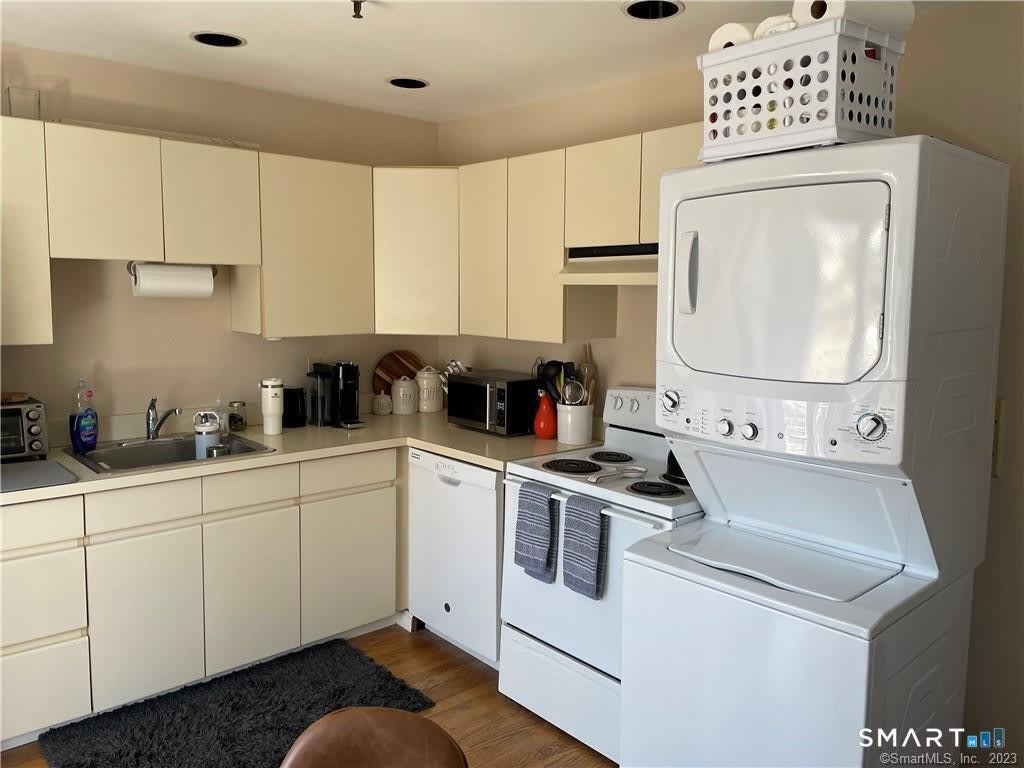 341 Main Street – photo 5