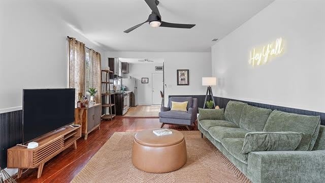 212 S OAK Street – photo 4