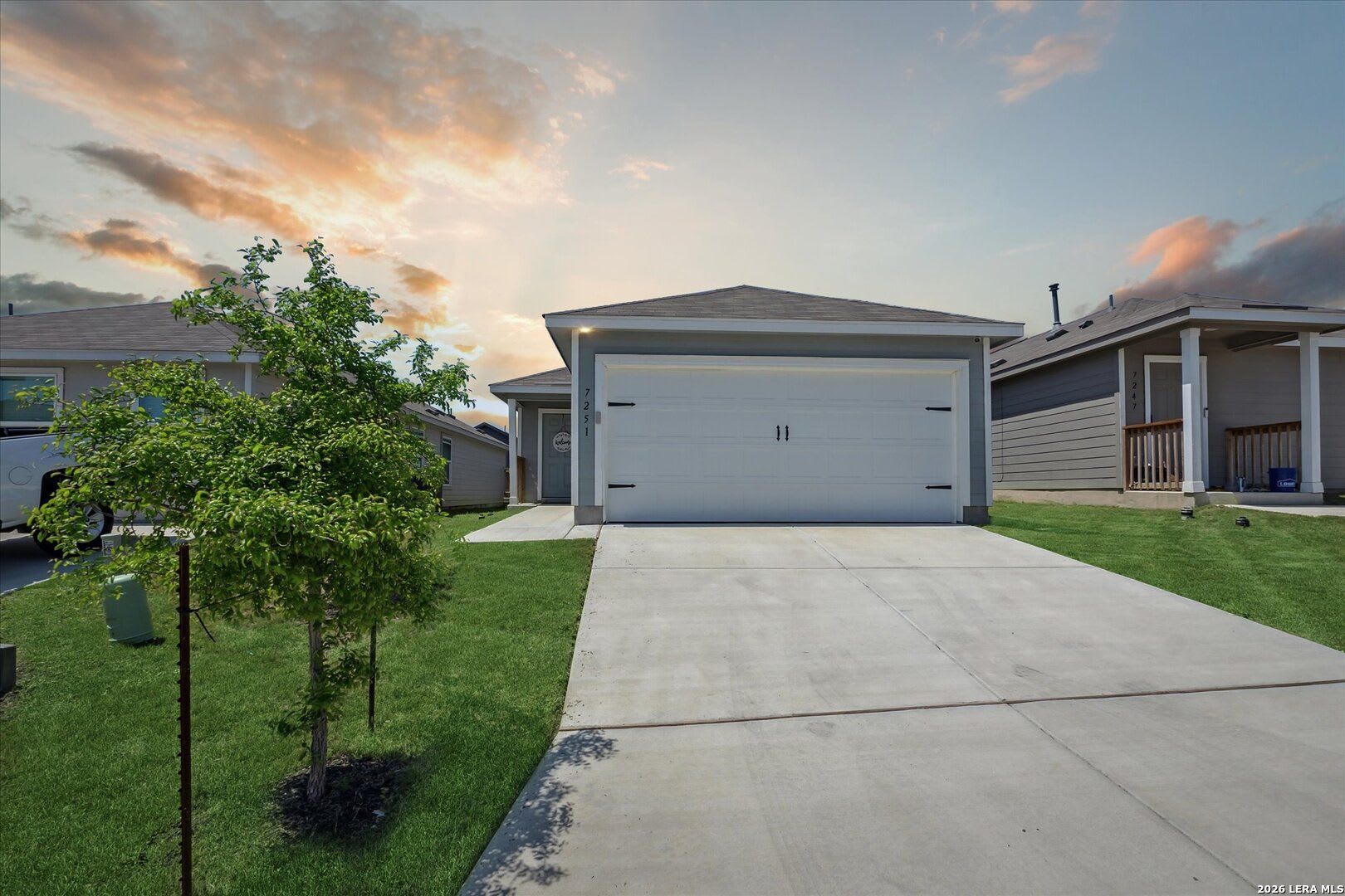 Available Now Modern 3 Bedroom Home In San Antonio – photo 1