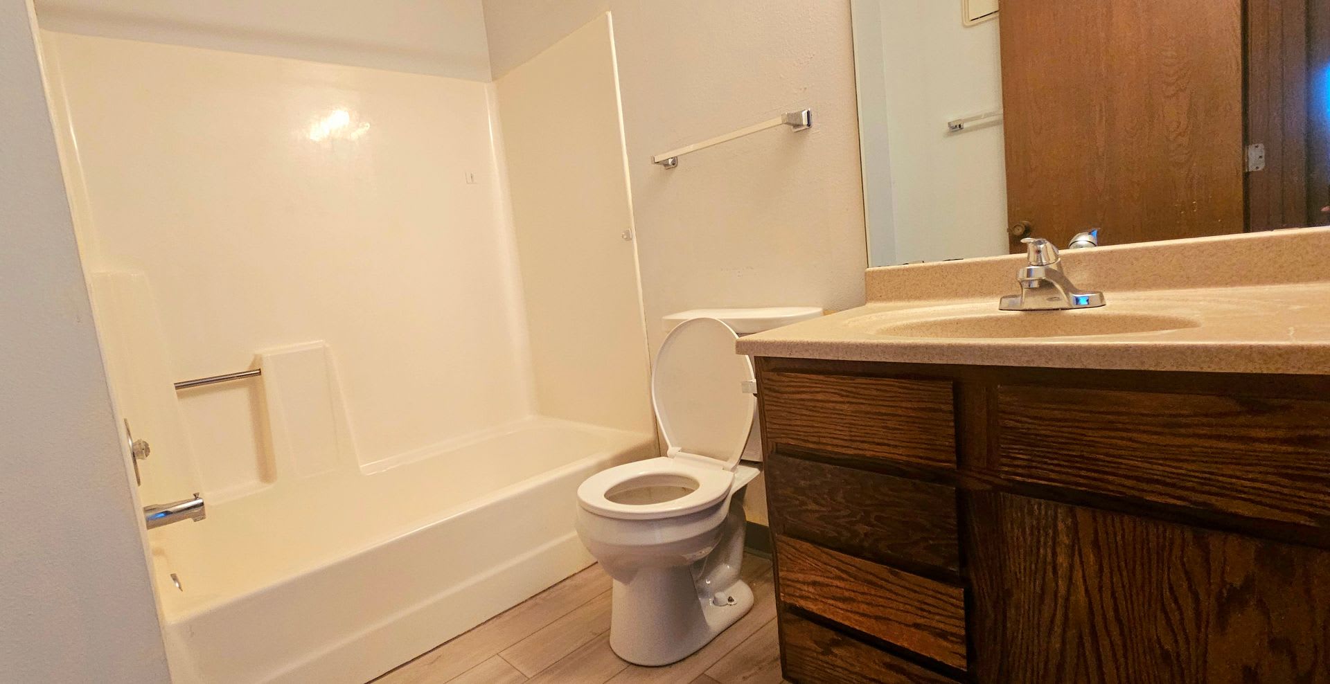 Plymouth Condo For Rent – photo 2