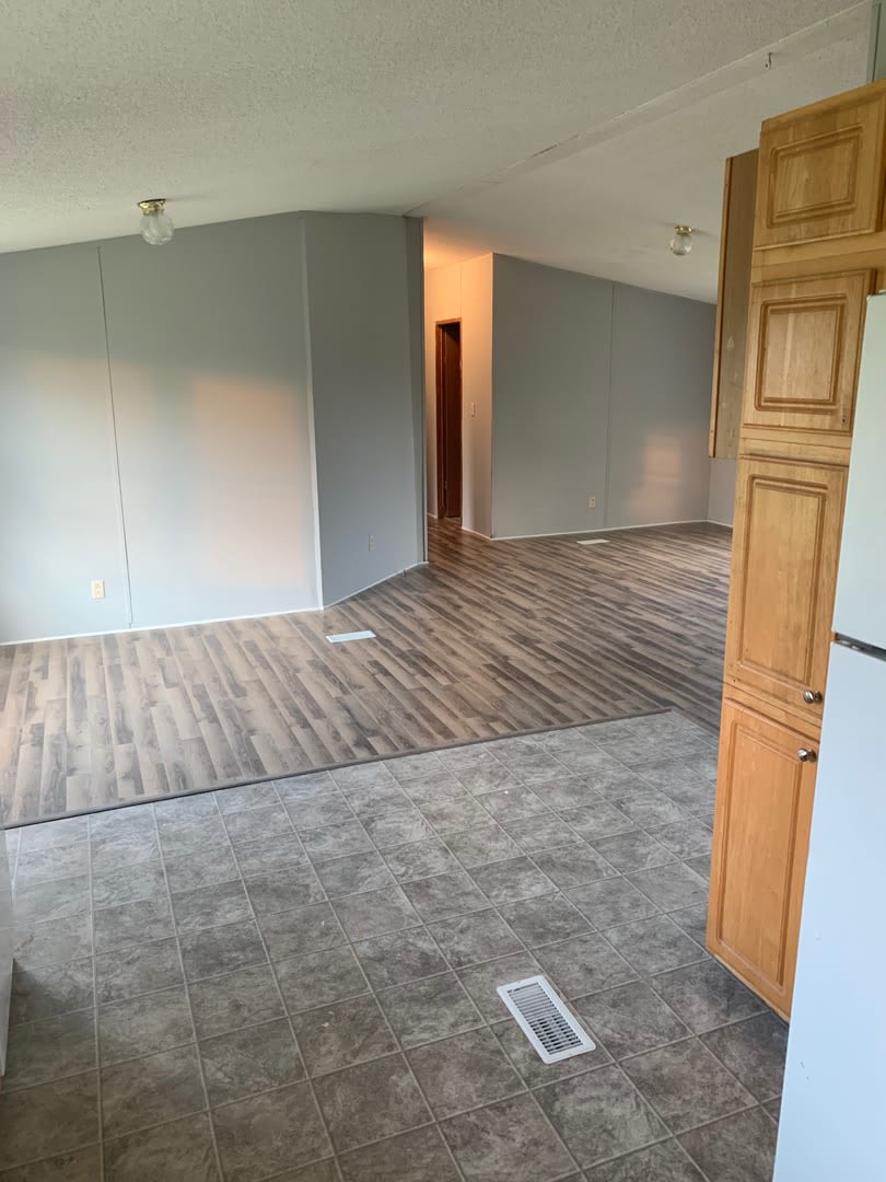 Large Four Bedroom house on nearly an acre – photo 3