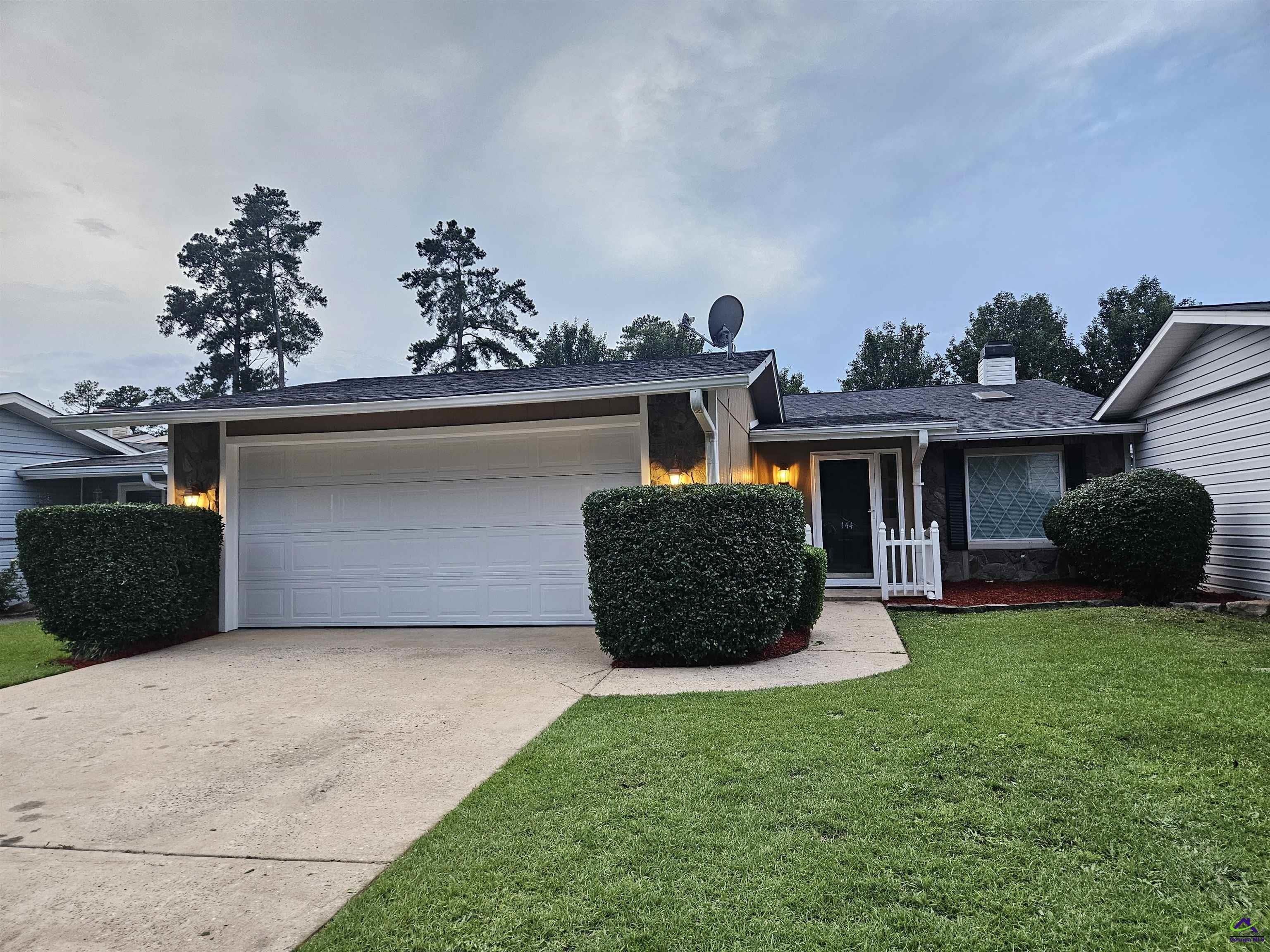 144 Pleasant Hill Court – photo 1