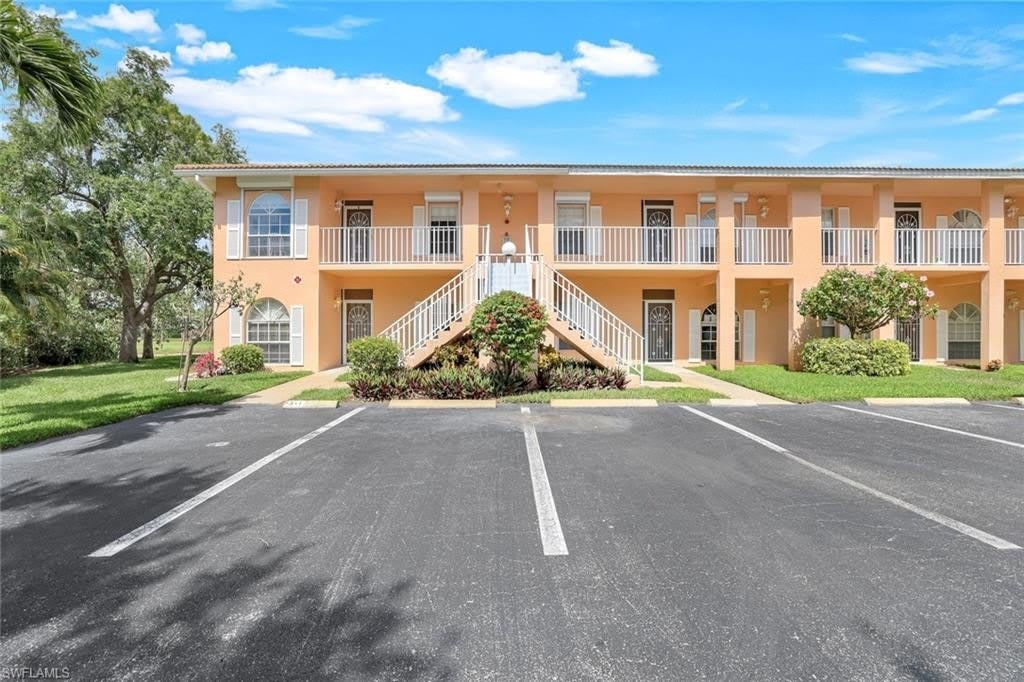 555 Augusta Blvd – photo 1