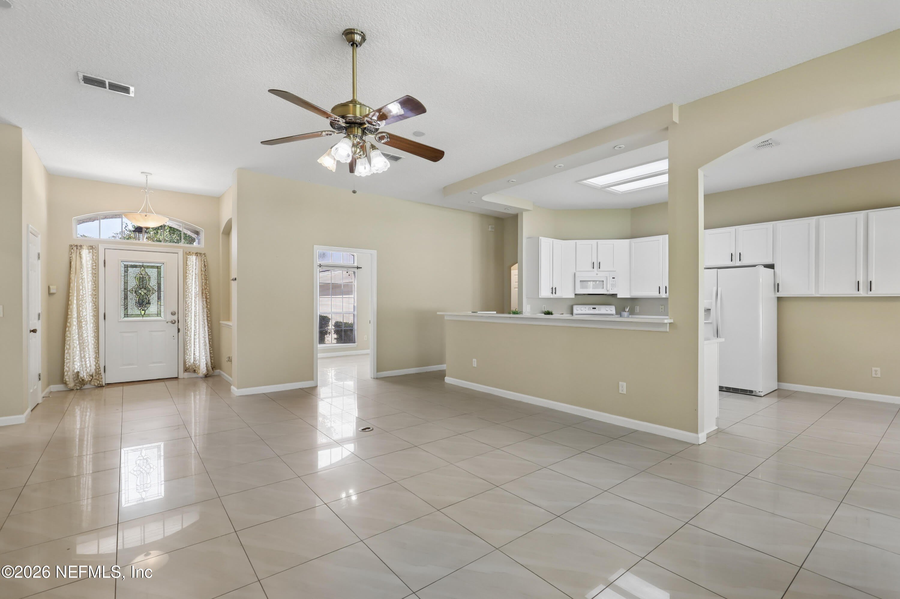 2070 THORNHILL Drive – photo 5