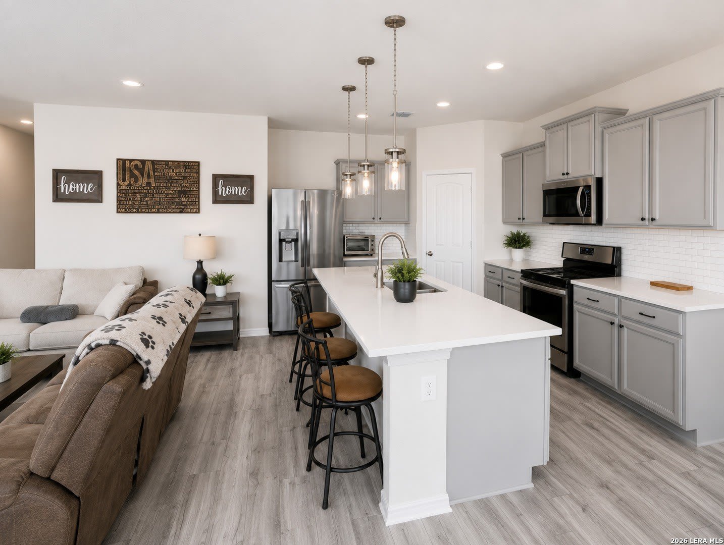 6738 Shiraz Way – photo 4