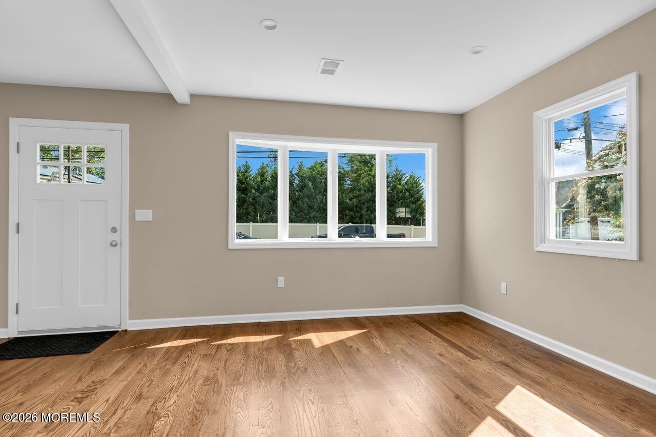 18 Maple Avenue – photo 5