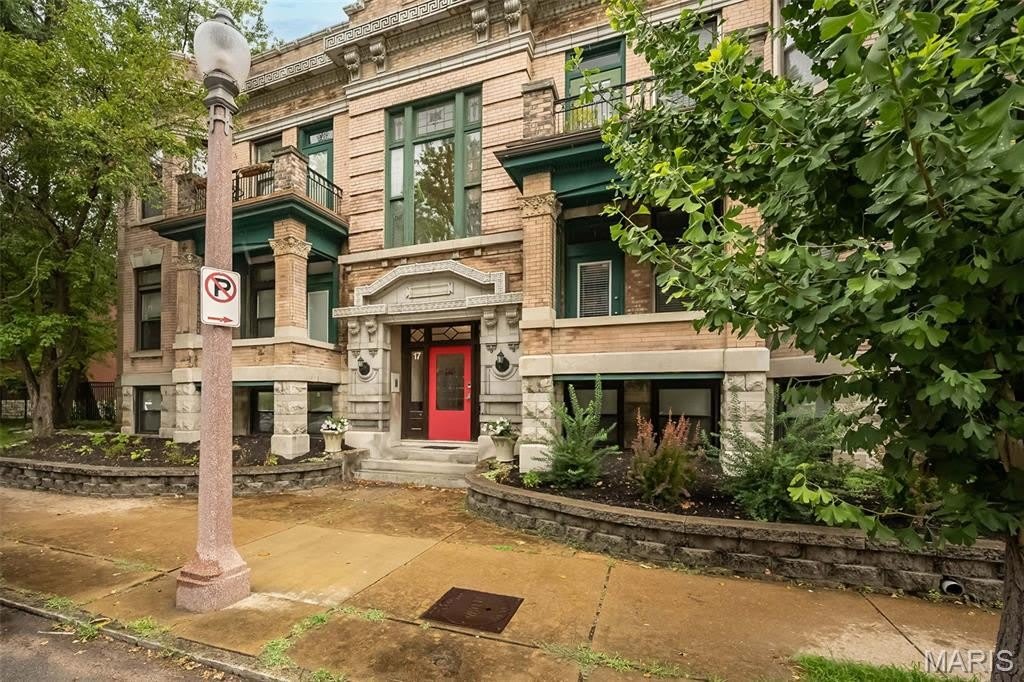 19 N Taylor Avenue – photo 2