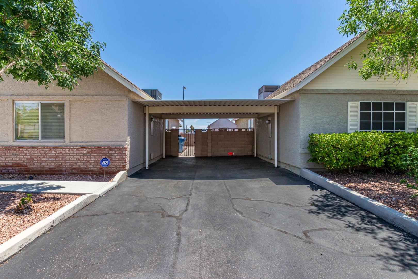 Single Story Home In The Heart Of Summerlin – photo 4