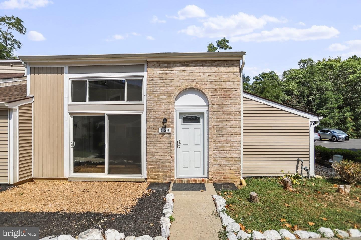 1523 KENSINGTON Drive – photo 2