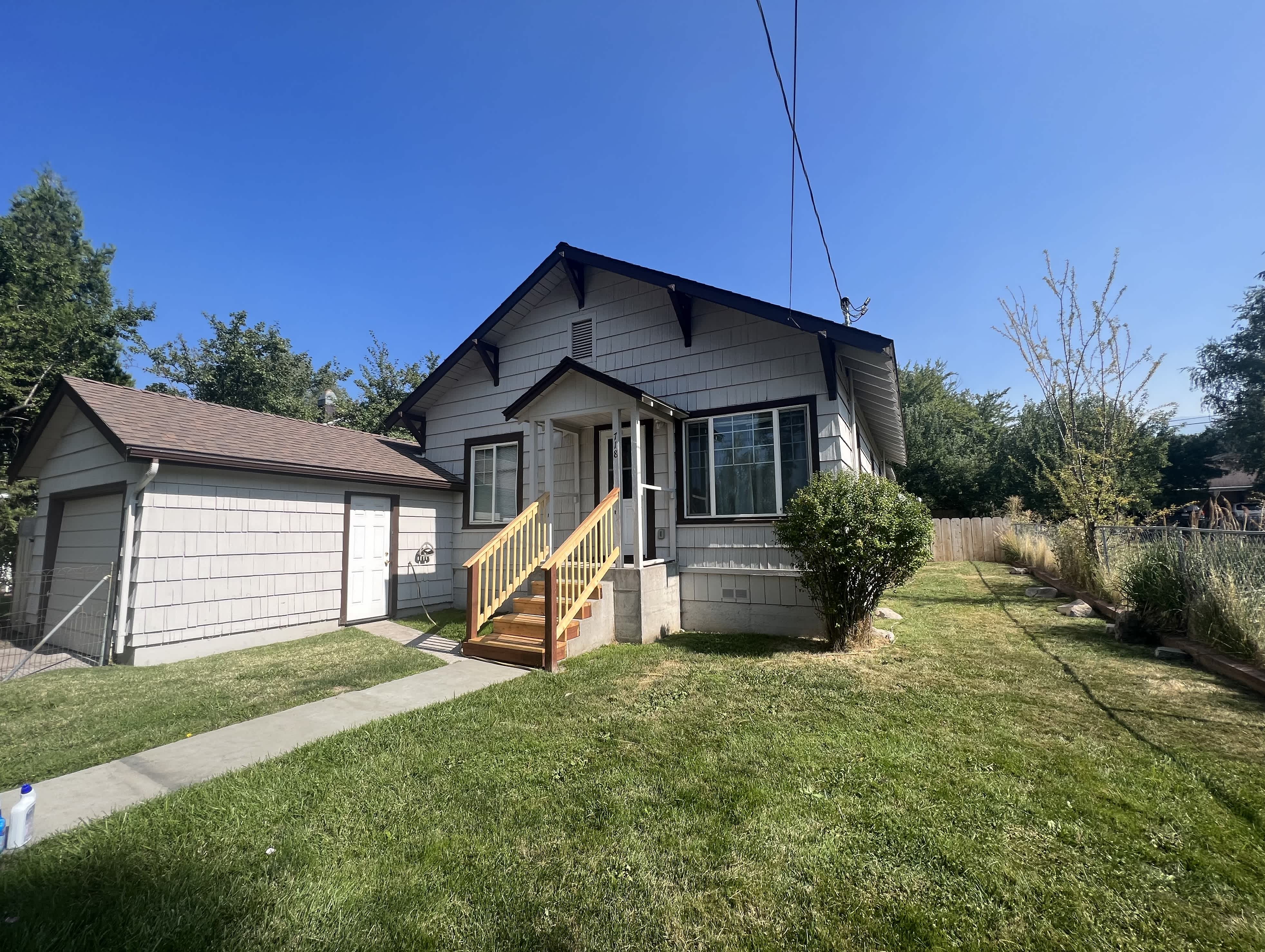 718 Cedar St – photo 2