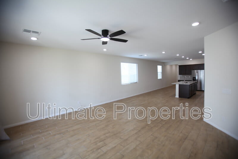 18148 West Daley Lane – photo 5