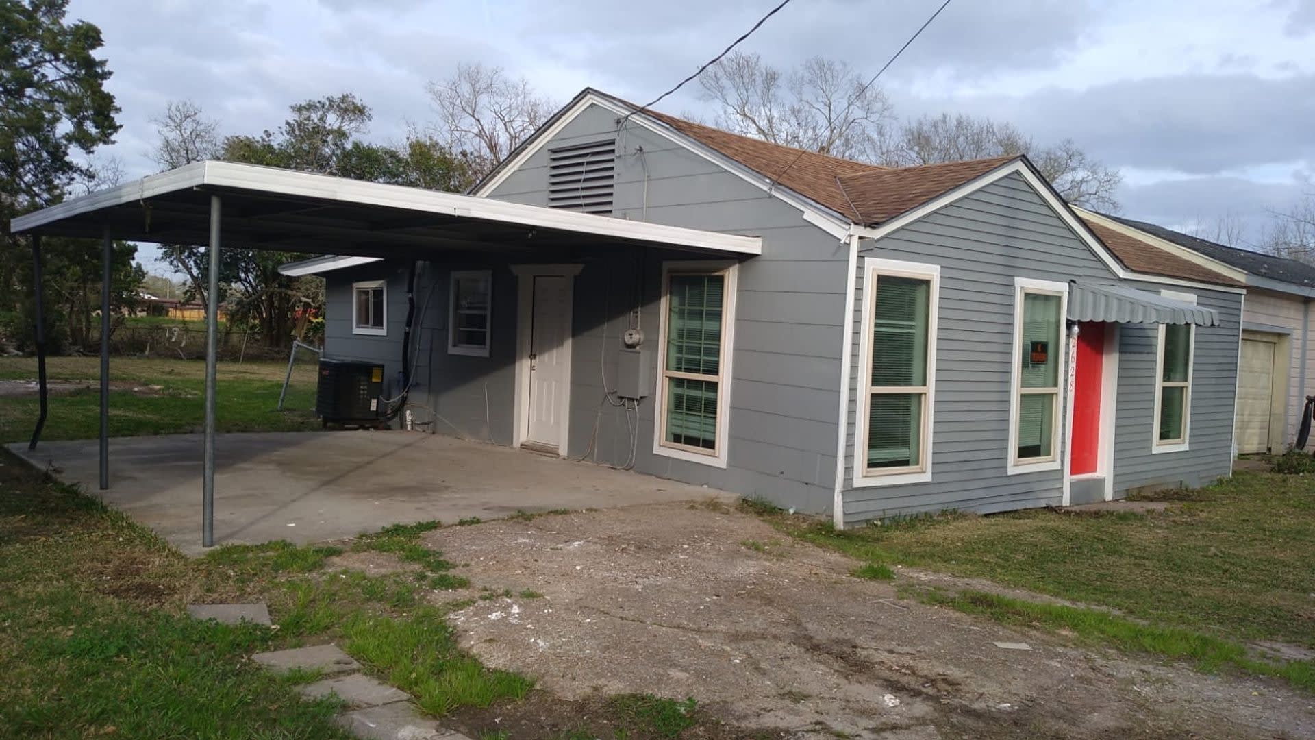Find your home for less! Gorgeous all renovated Home in Groves, TX!. – photo 2