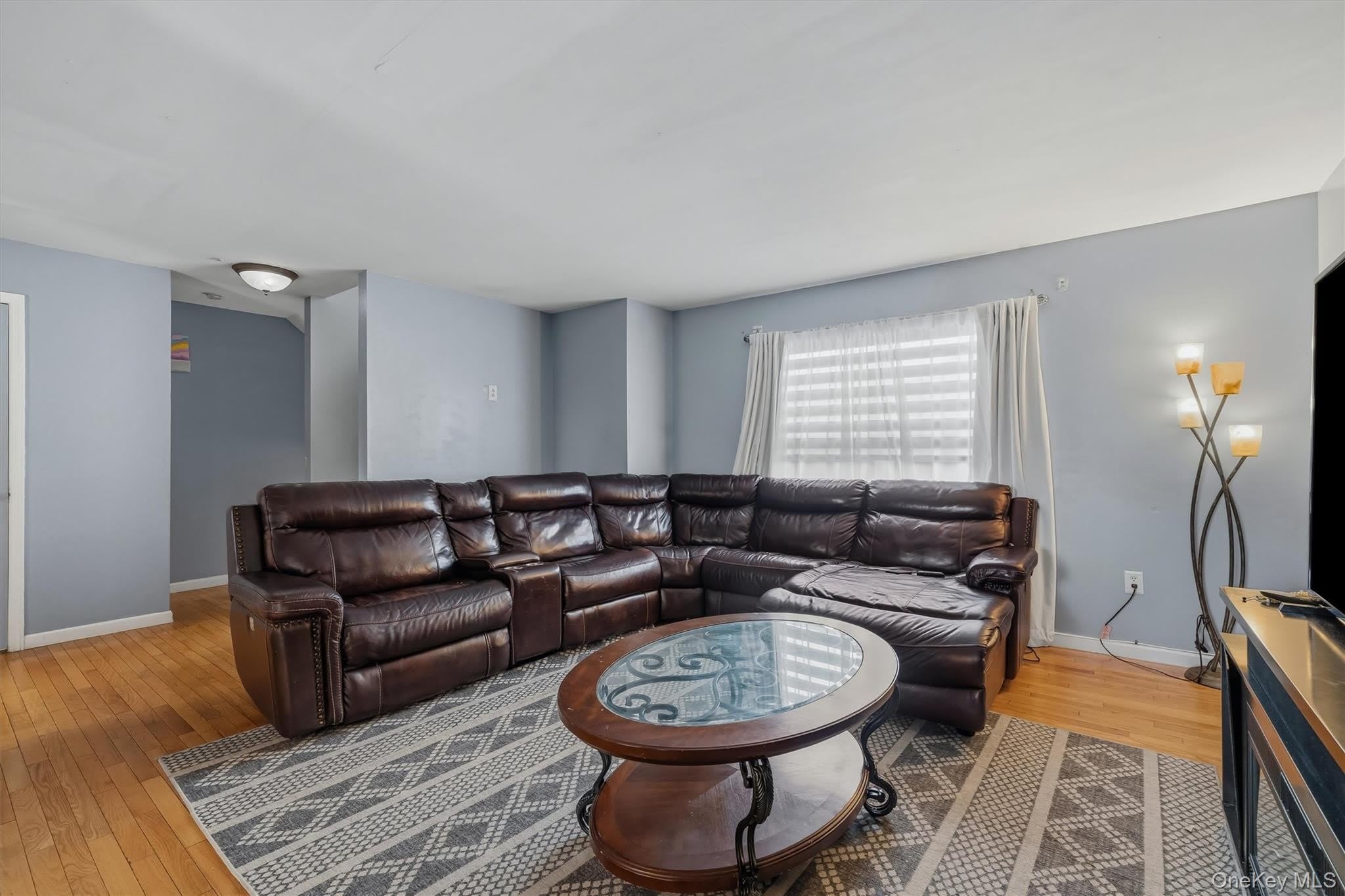 35 Helene Road – photo 3