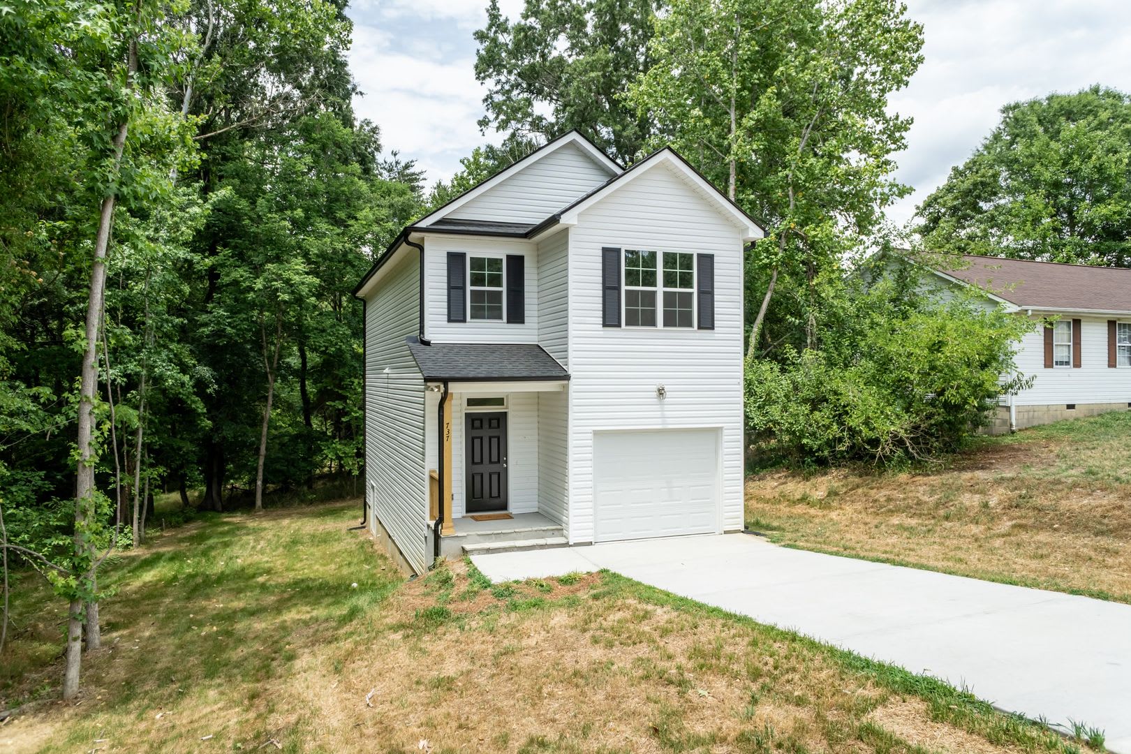 BRAND NEW Three bedroom Home! – photo 1