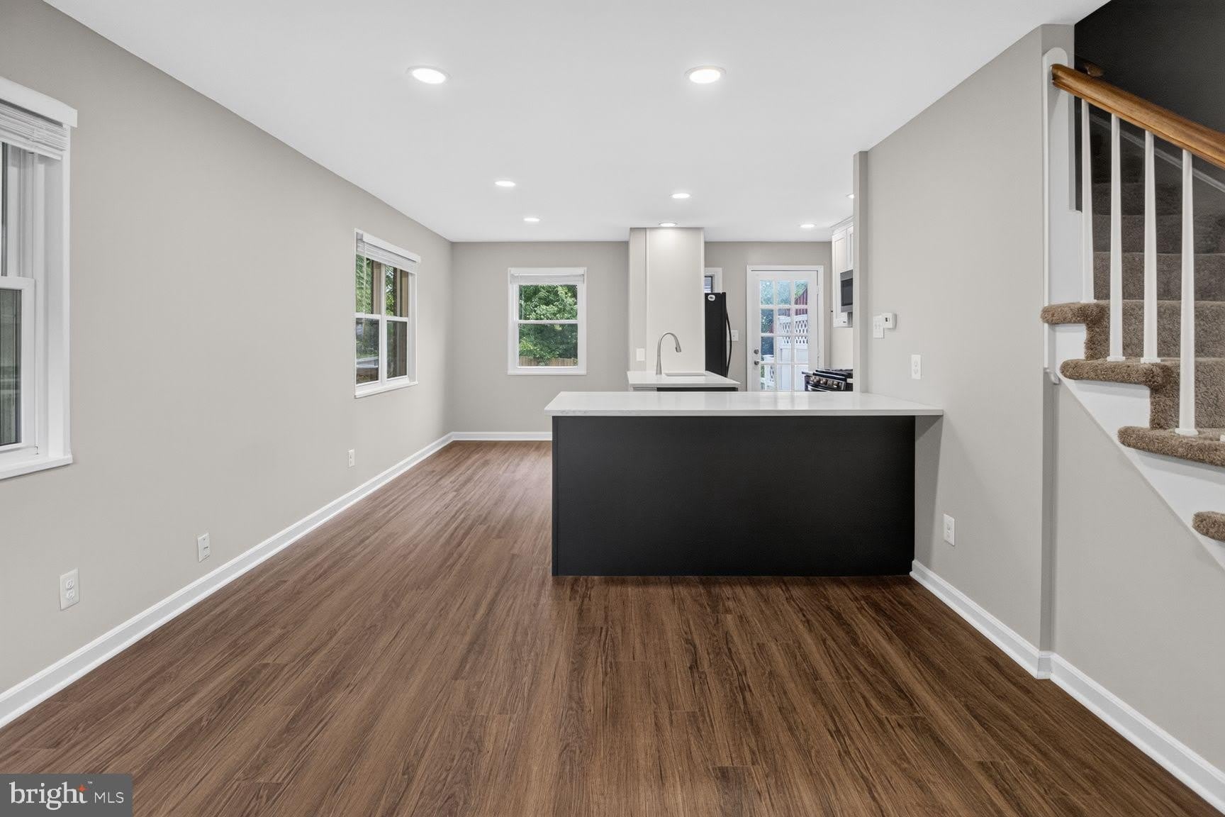 23 UNDERWOOD Place – photo 4