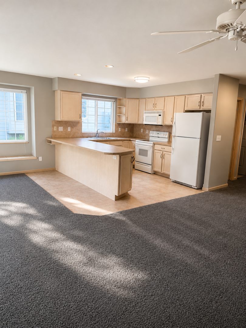 Welcome Home To This Spacious 2 Bedroom 2 Bathroom Rental – photo 3