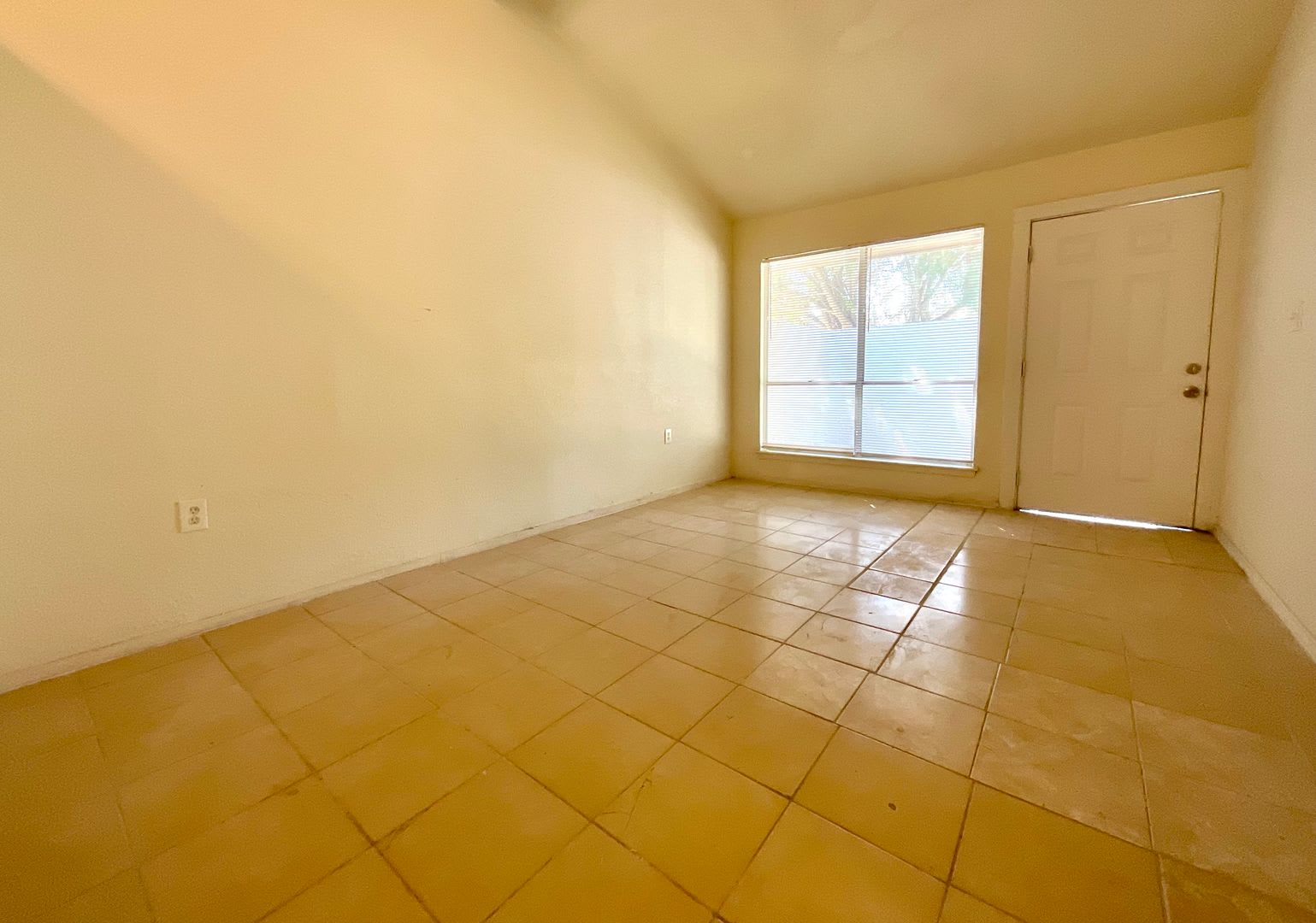 Single-Story Home in Converse – Central Air, Fenced Yard & W/D Connections! – photo 4