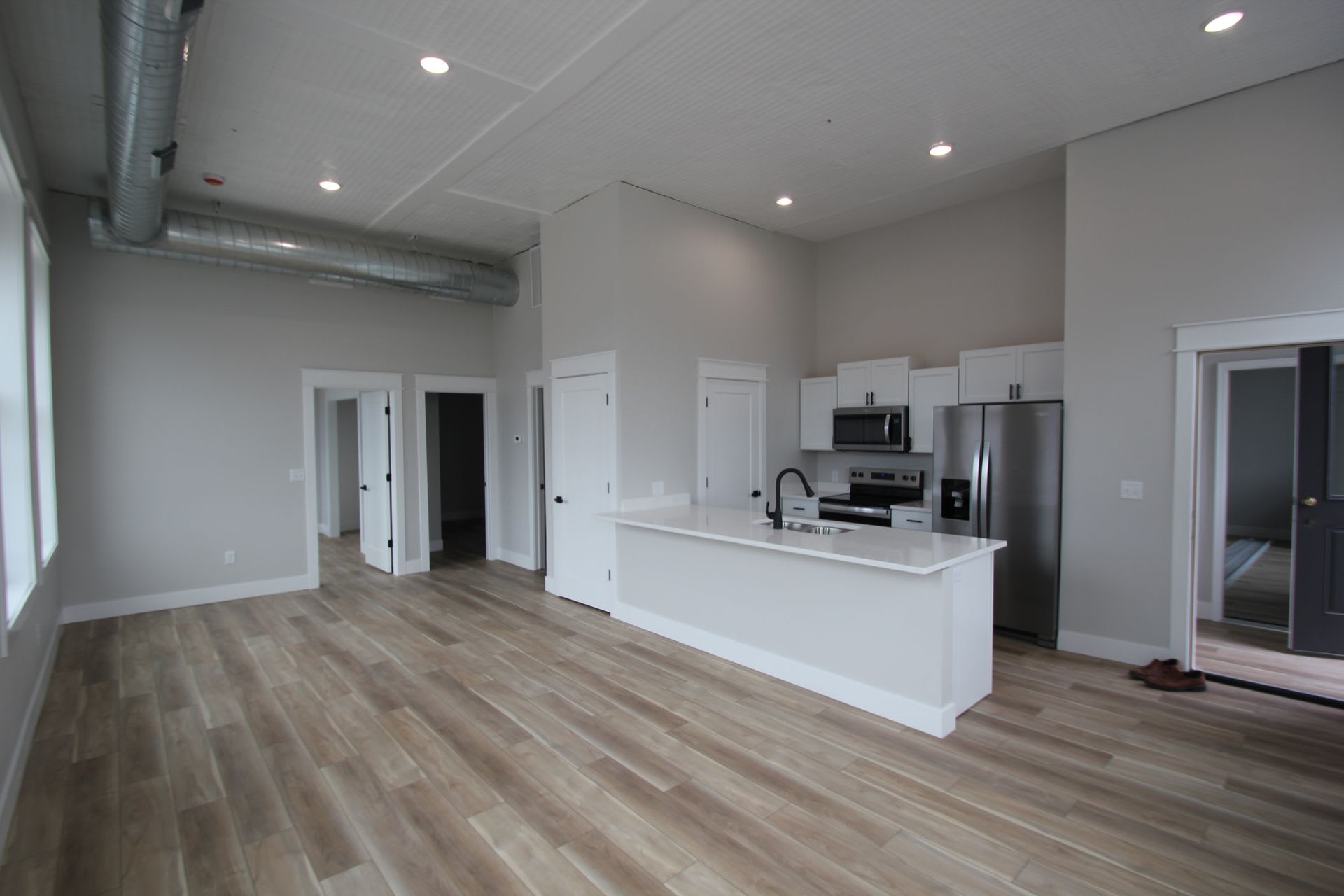 Beautifully Remodeled Apartments – photo 5
