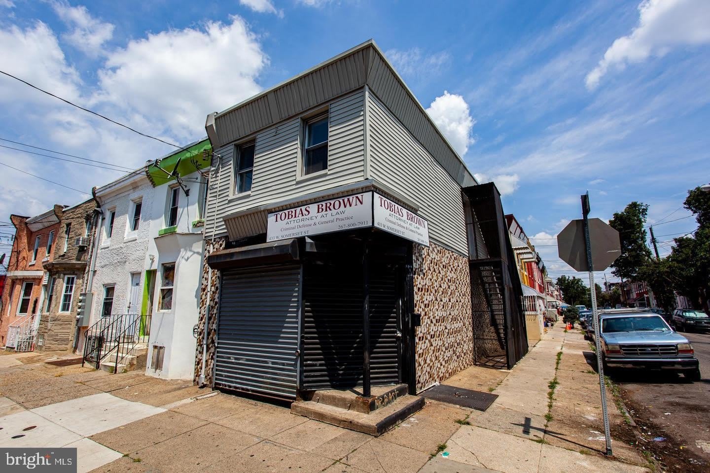 433 W SOMERSET Street – photo 1
