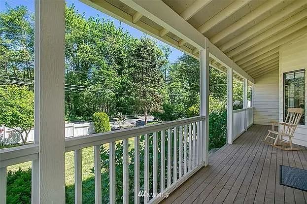 2525 Ne 95Th St – photo 1
